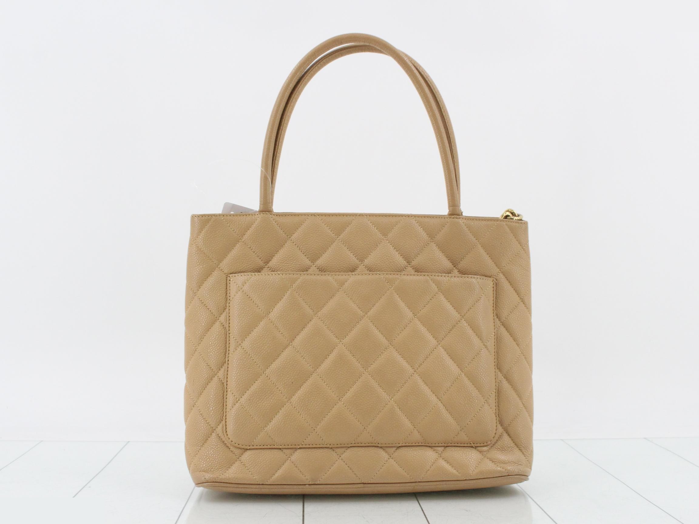 Matelassé Caviar Reissue Tote Bag (with original sticker) — view 2