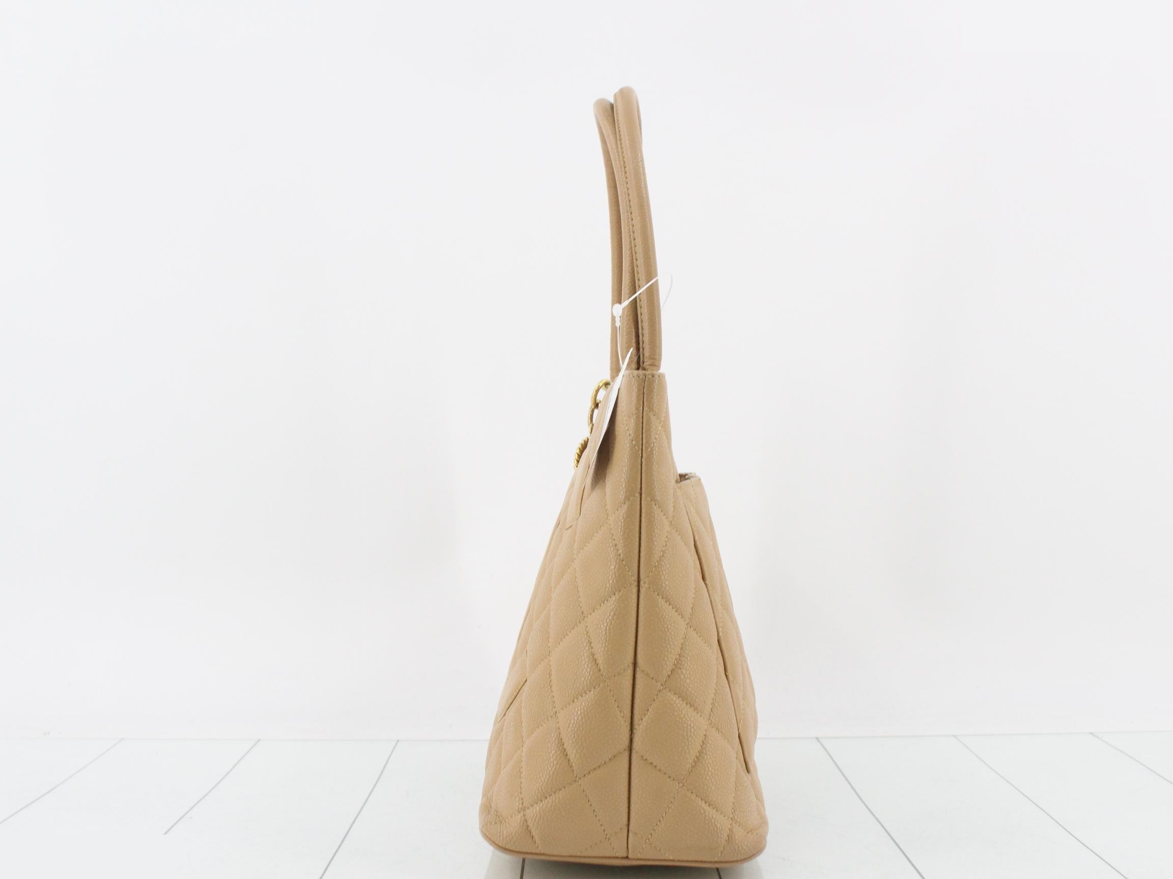 Matelassé Caviar Reissue Tote Bag (with original sticker) — view 3