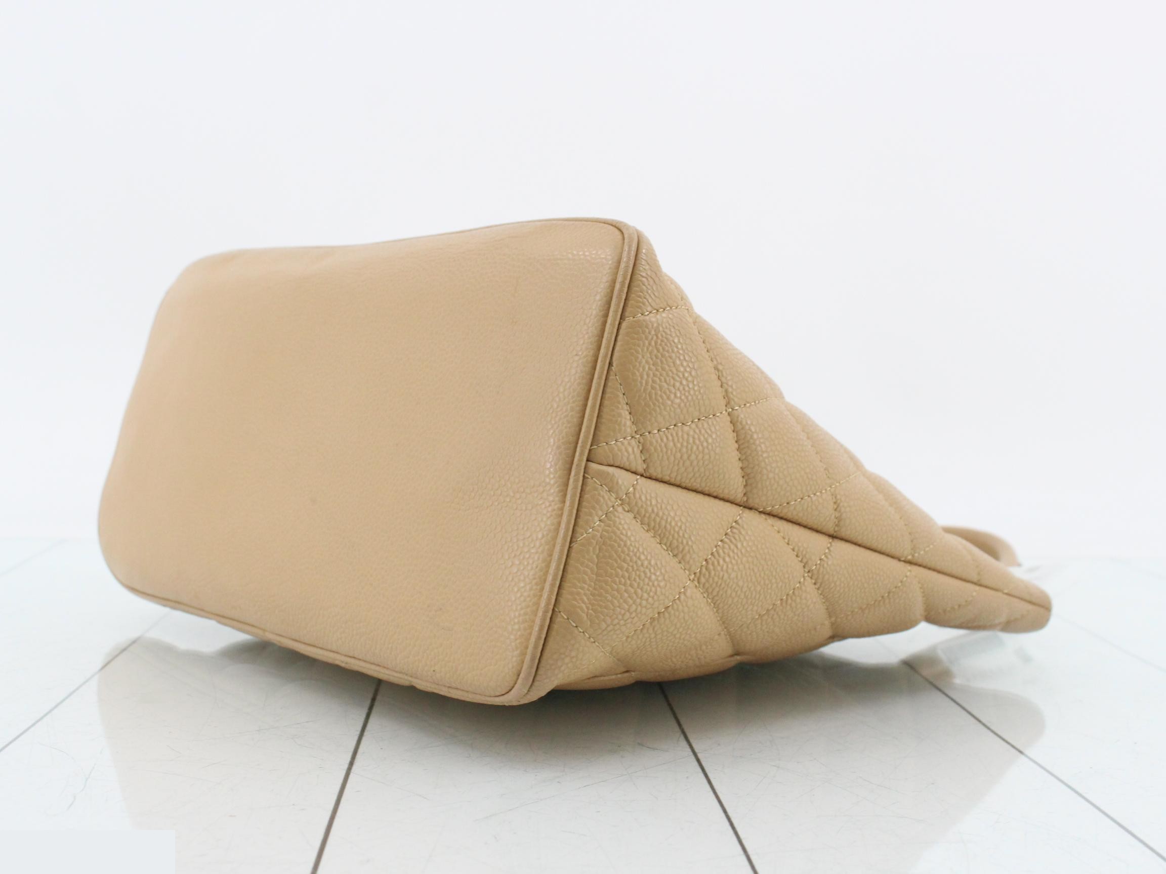 Matelassé Caviar Reissue Tote Bag (with original sticker) — view 6