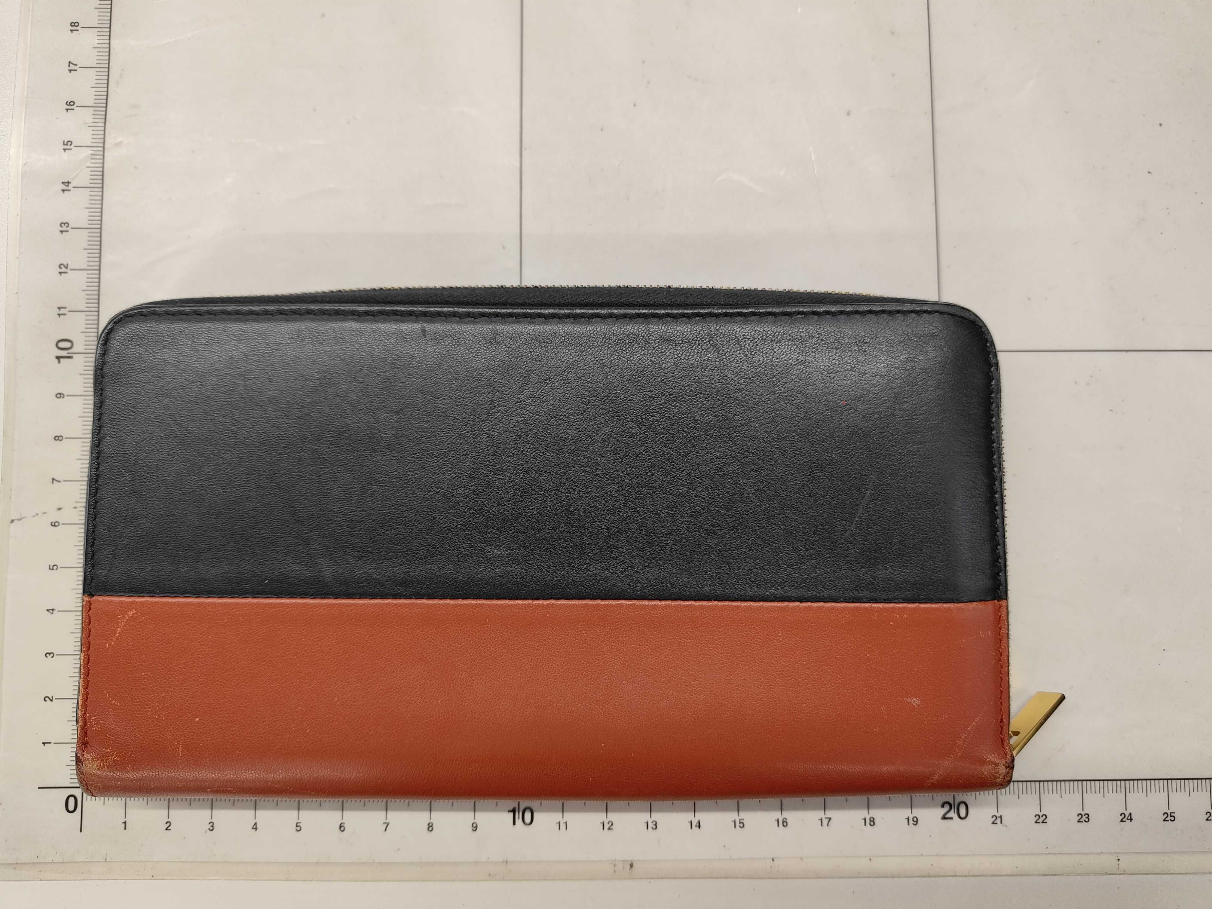 wallet — view 2