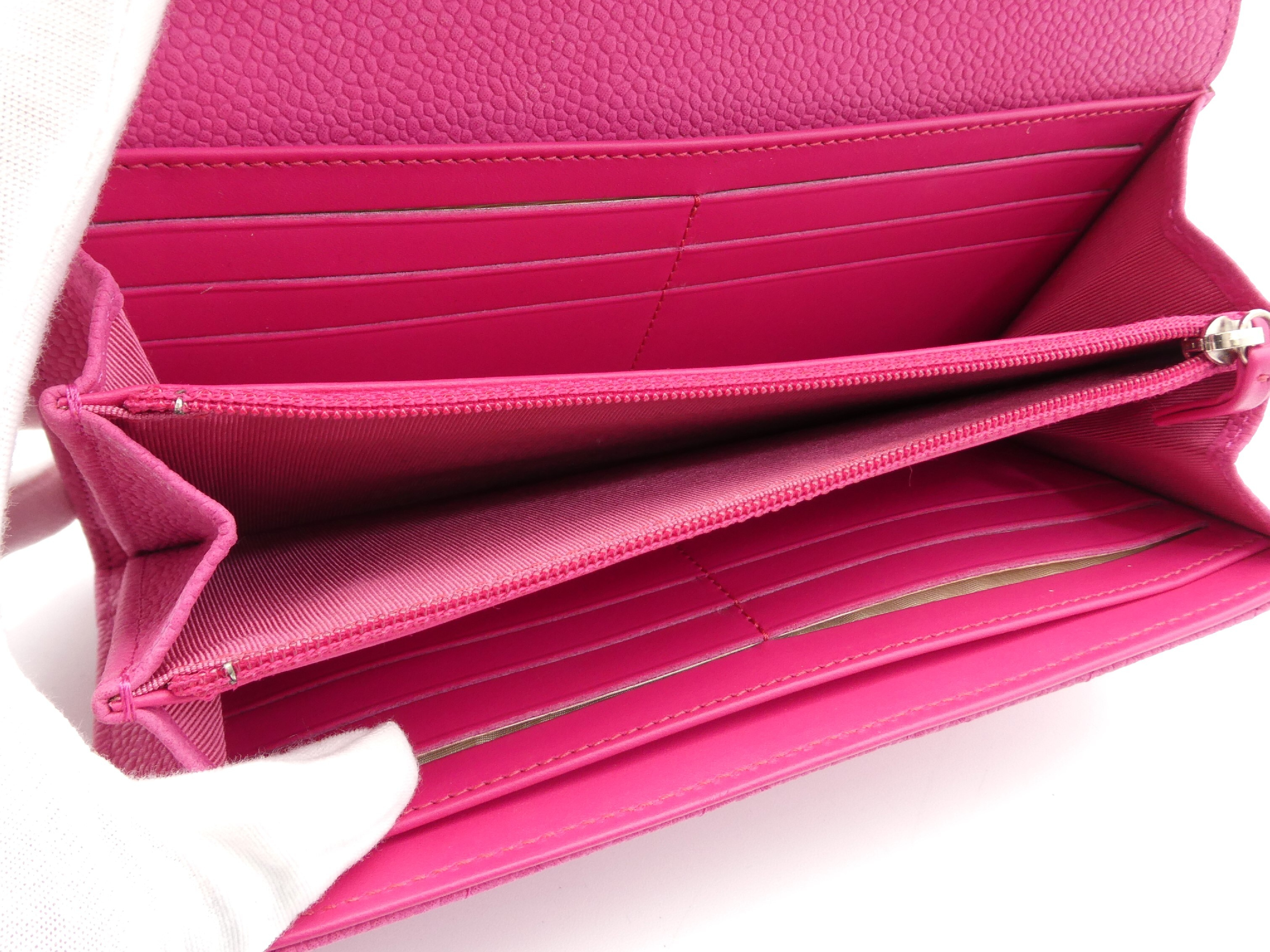 Matelassé Caviar Skin Coco Mark Wallet — view 6