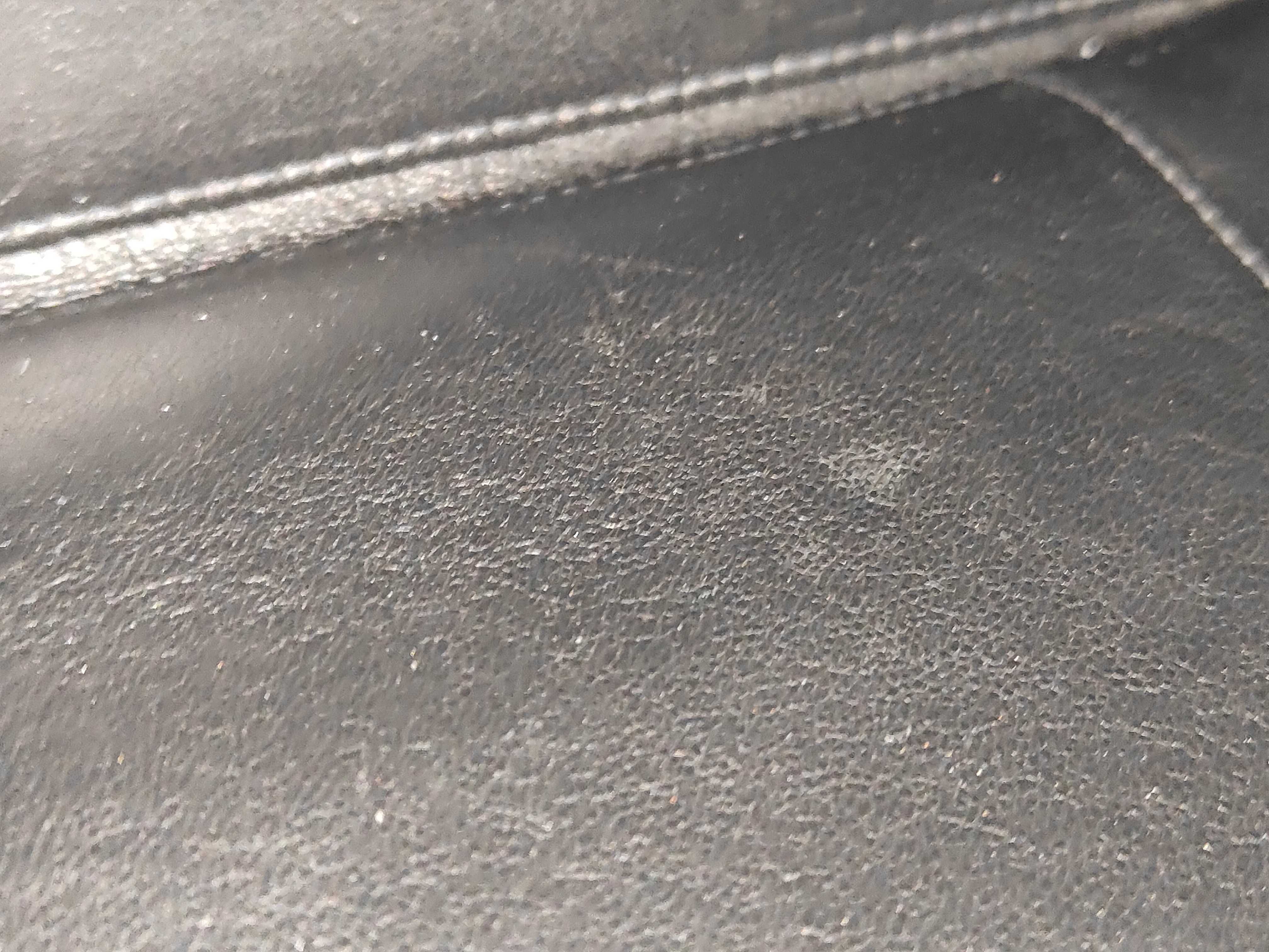 Matelassé Caviar Skin Chain Tote Bag (with original seal, serial number 4) — view 12