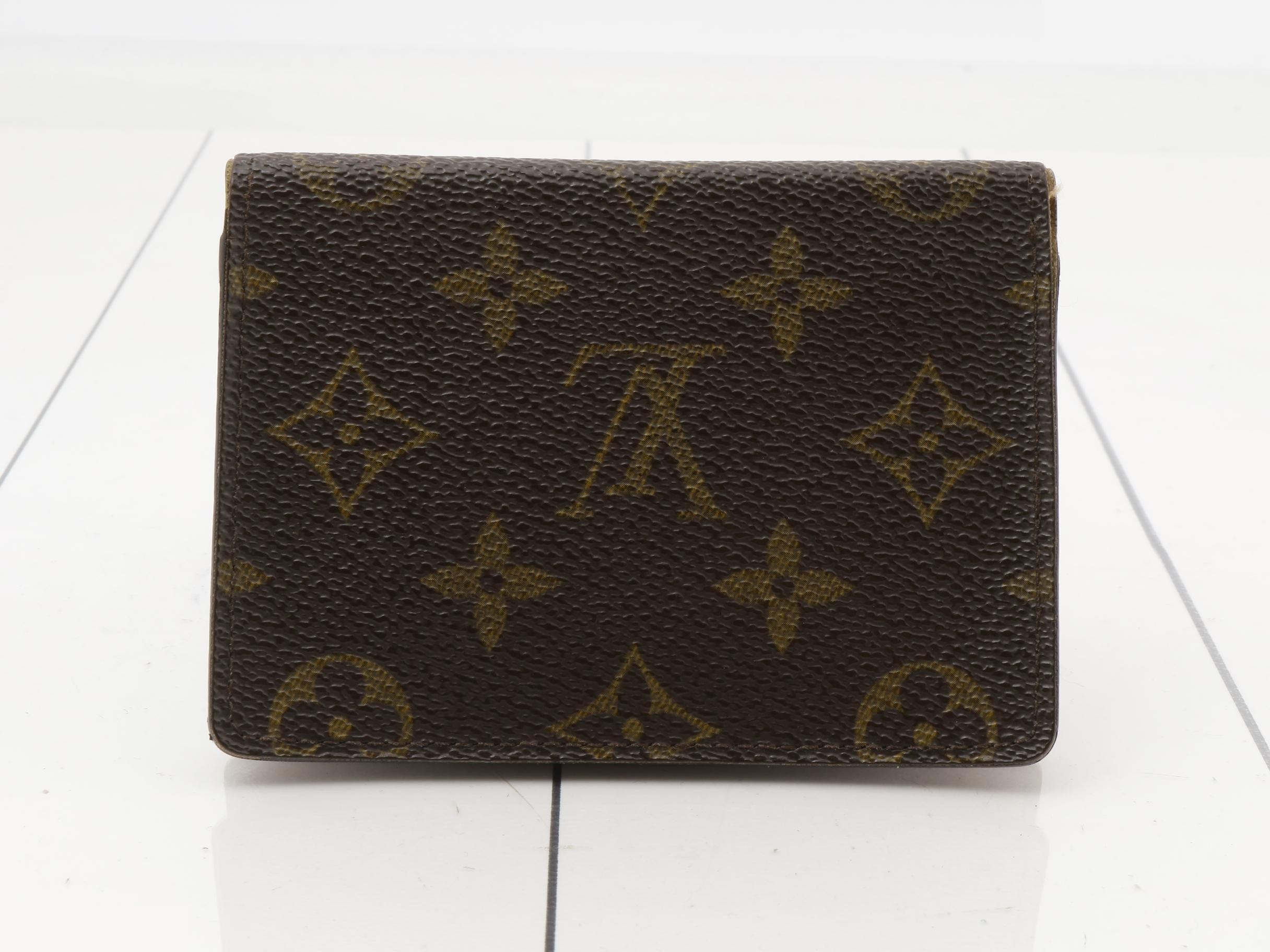 Pass case — view 2