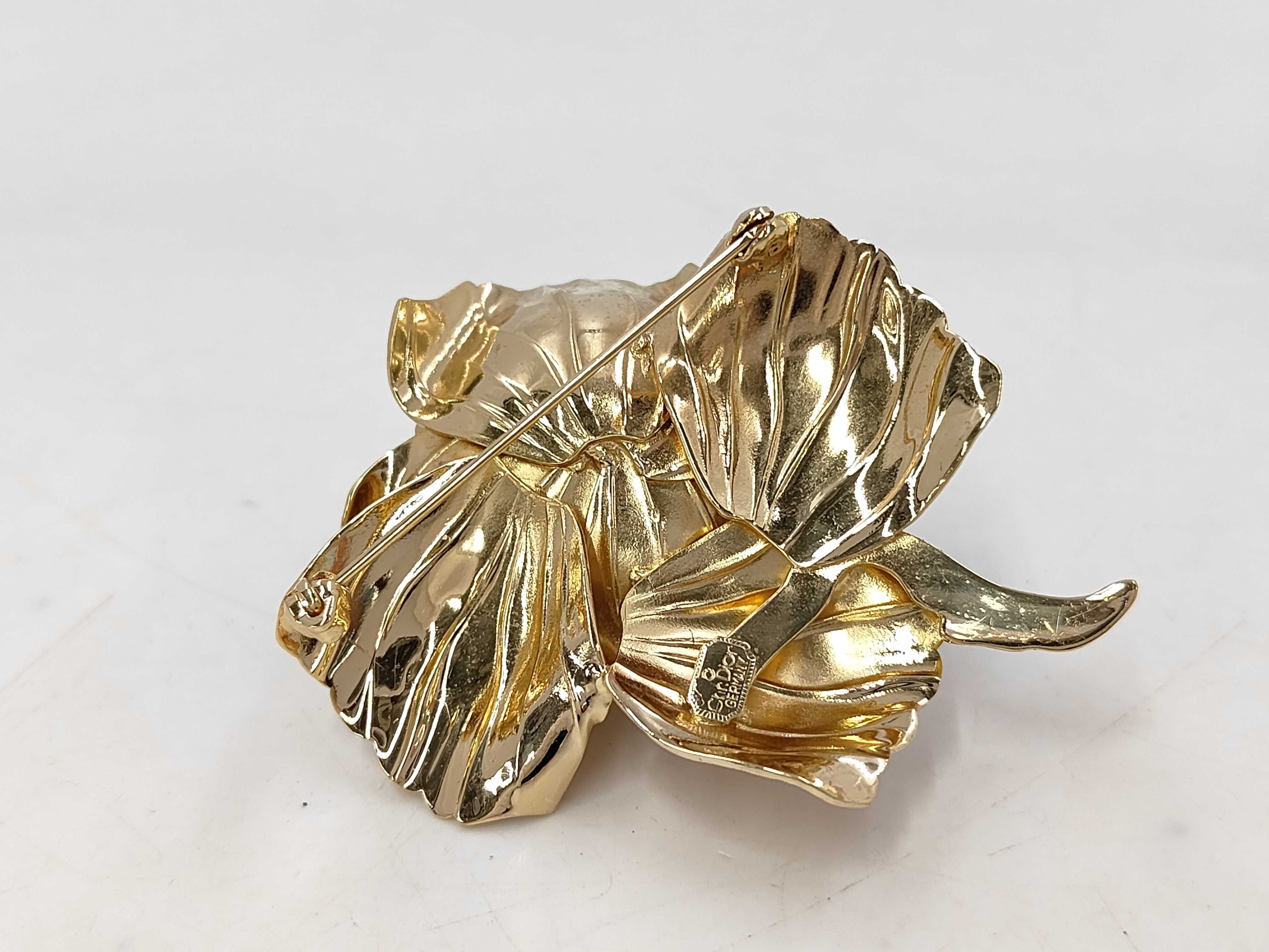 Flower Brooch — view 2