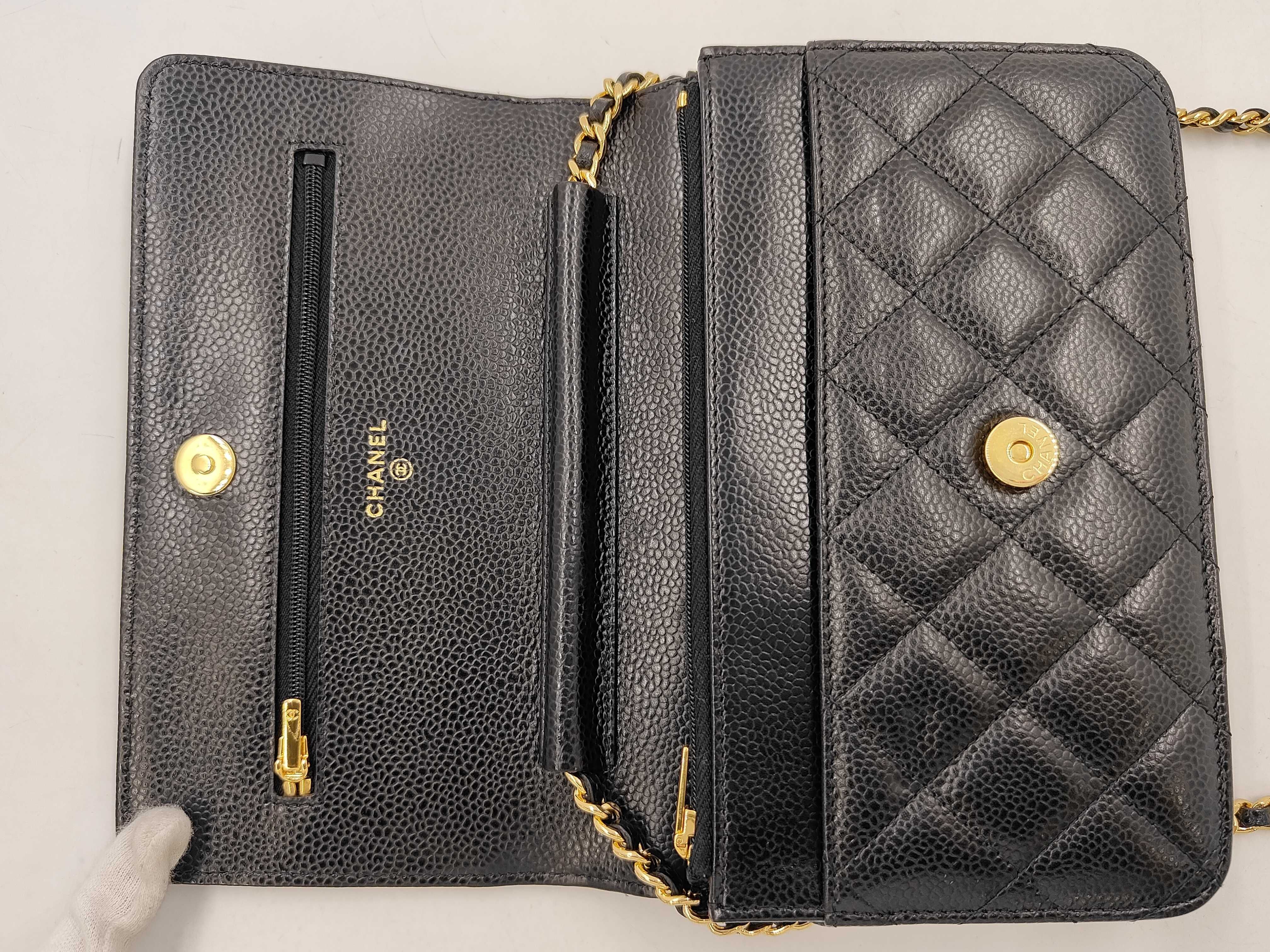 Chain Wallet, Caviar Leather, Black, Gold Hardware, 28963974, Shoulder Bag — view 8