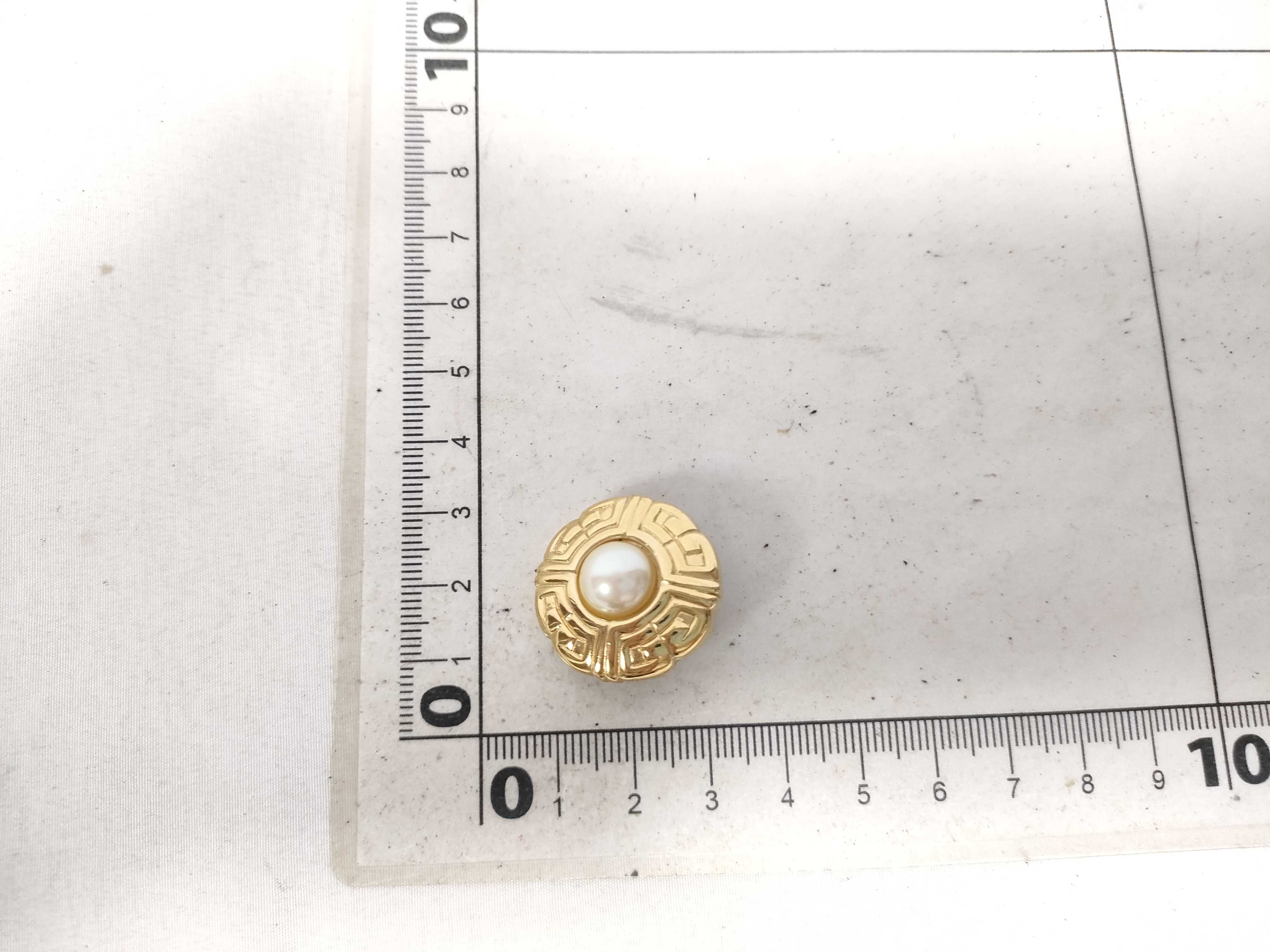 Earrings — view 7