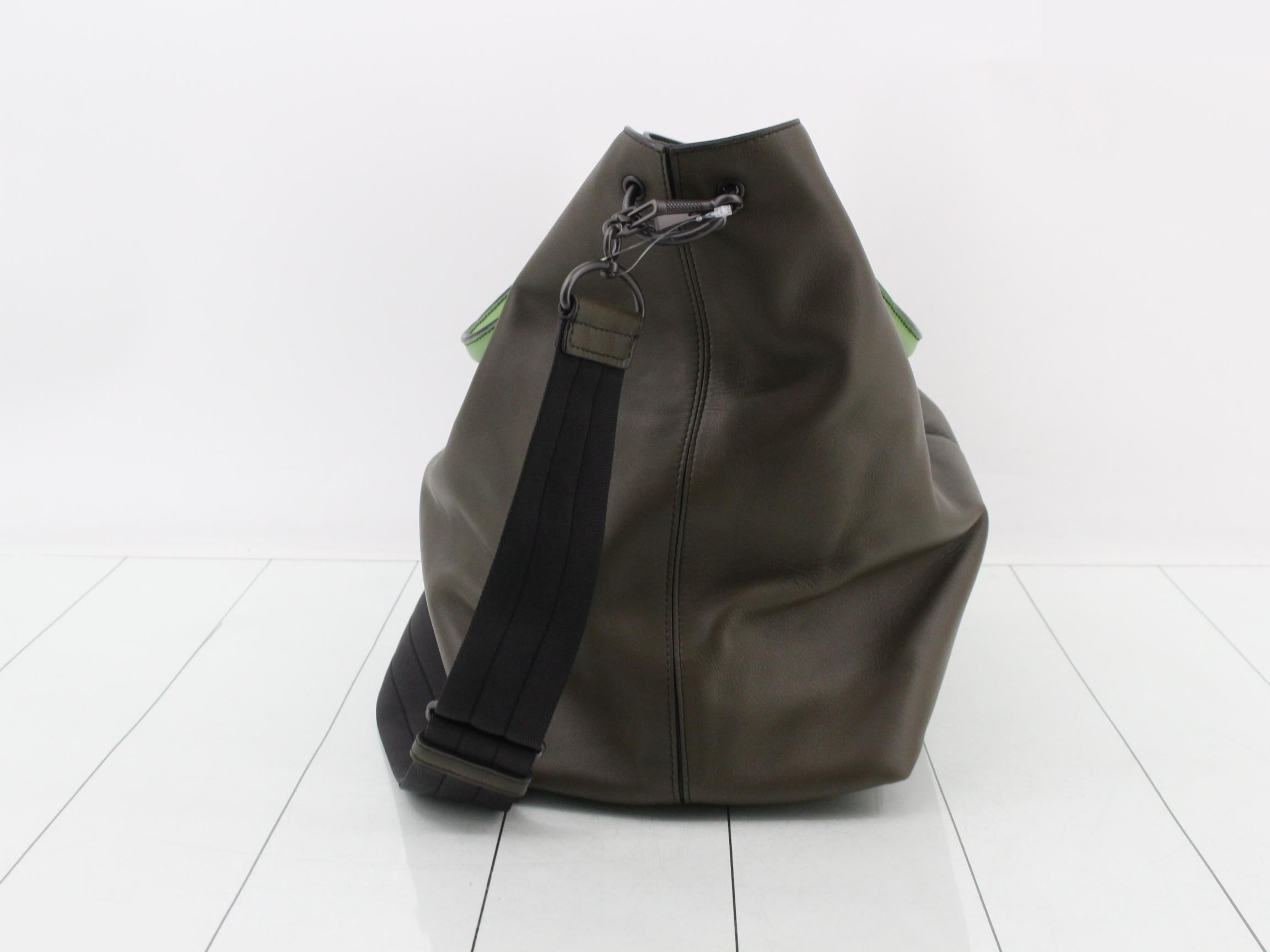 Intrecciato 2-Way Tote Bag, Leather, Khaki — view 3