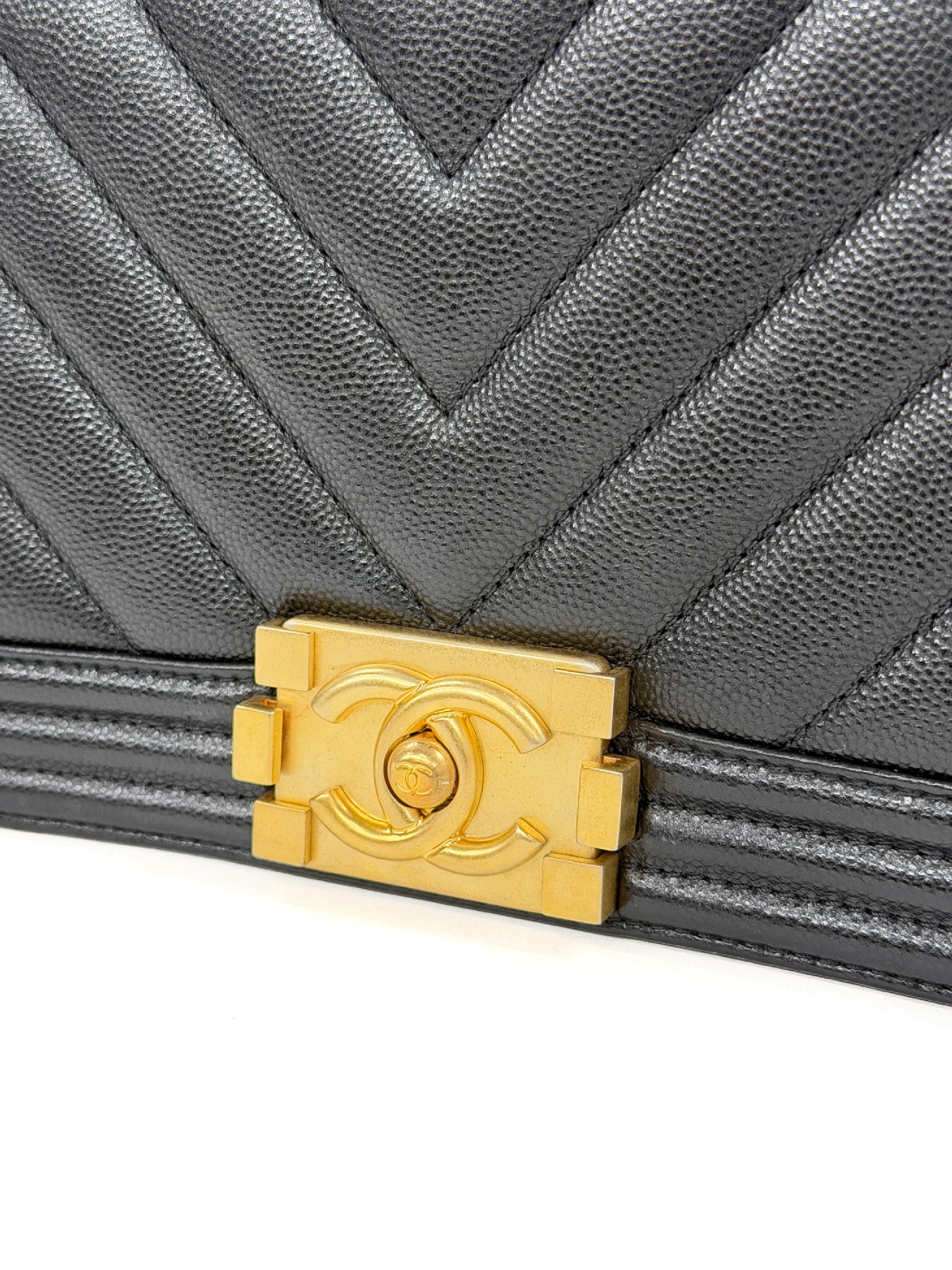 Boy Chanel Caviar Skin Random Plate Shoulder Bag — view 5