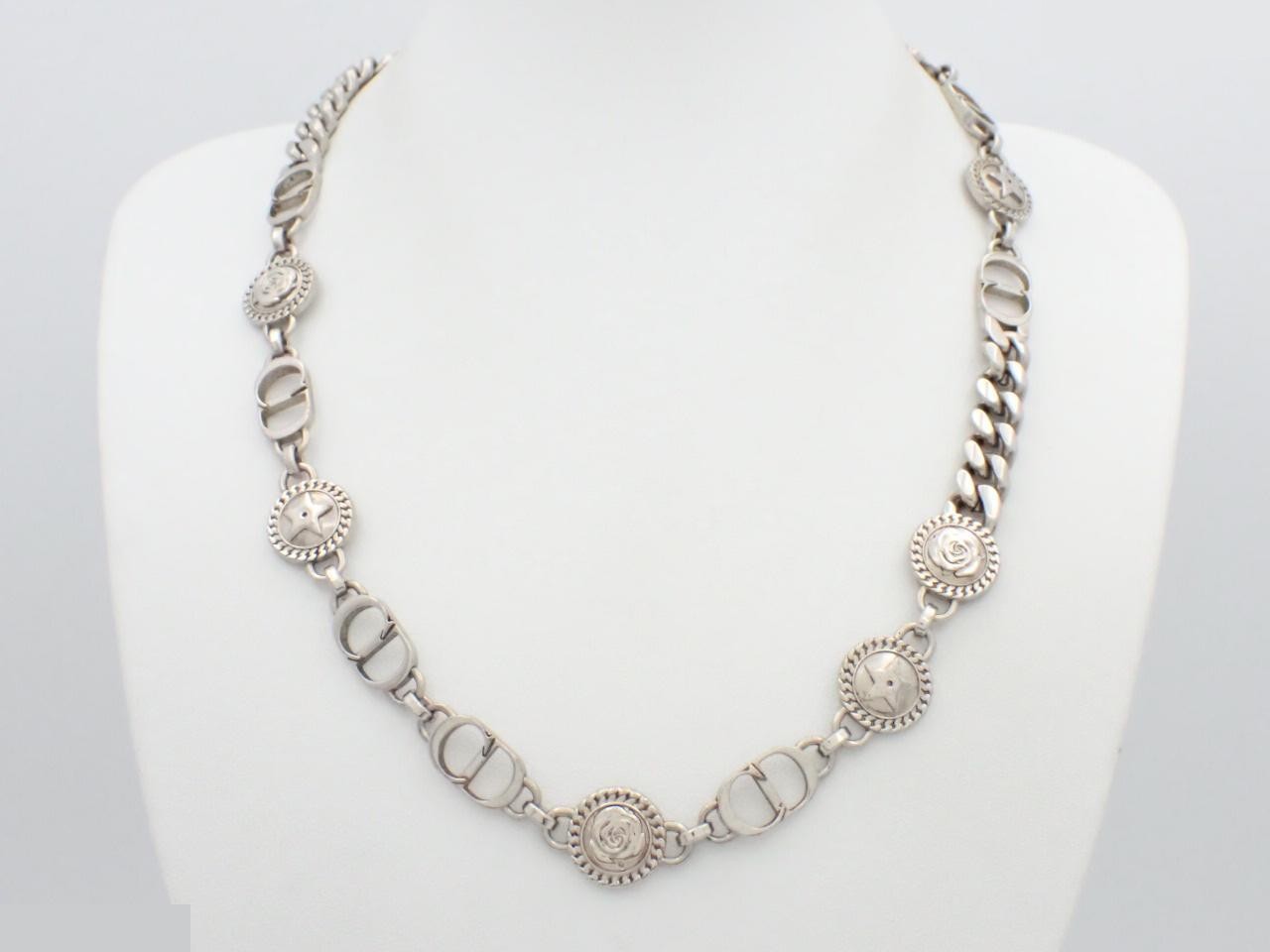 Other line: Precious metal necklaces and pendants, neck circumference approximately 50cm. — view 3
