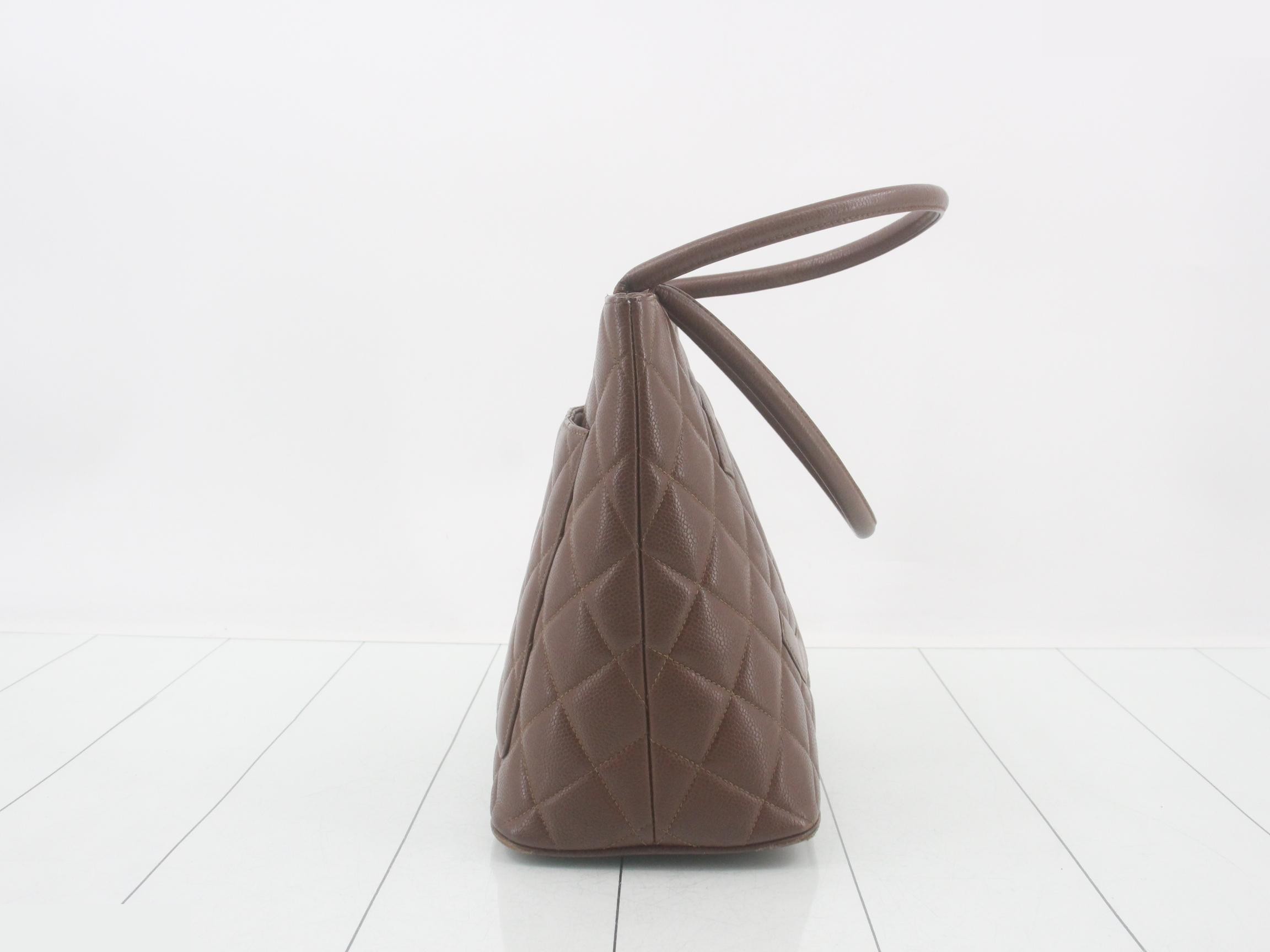 Reissue Tote Bag - Caviar — view 4