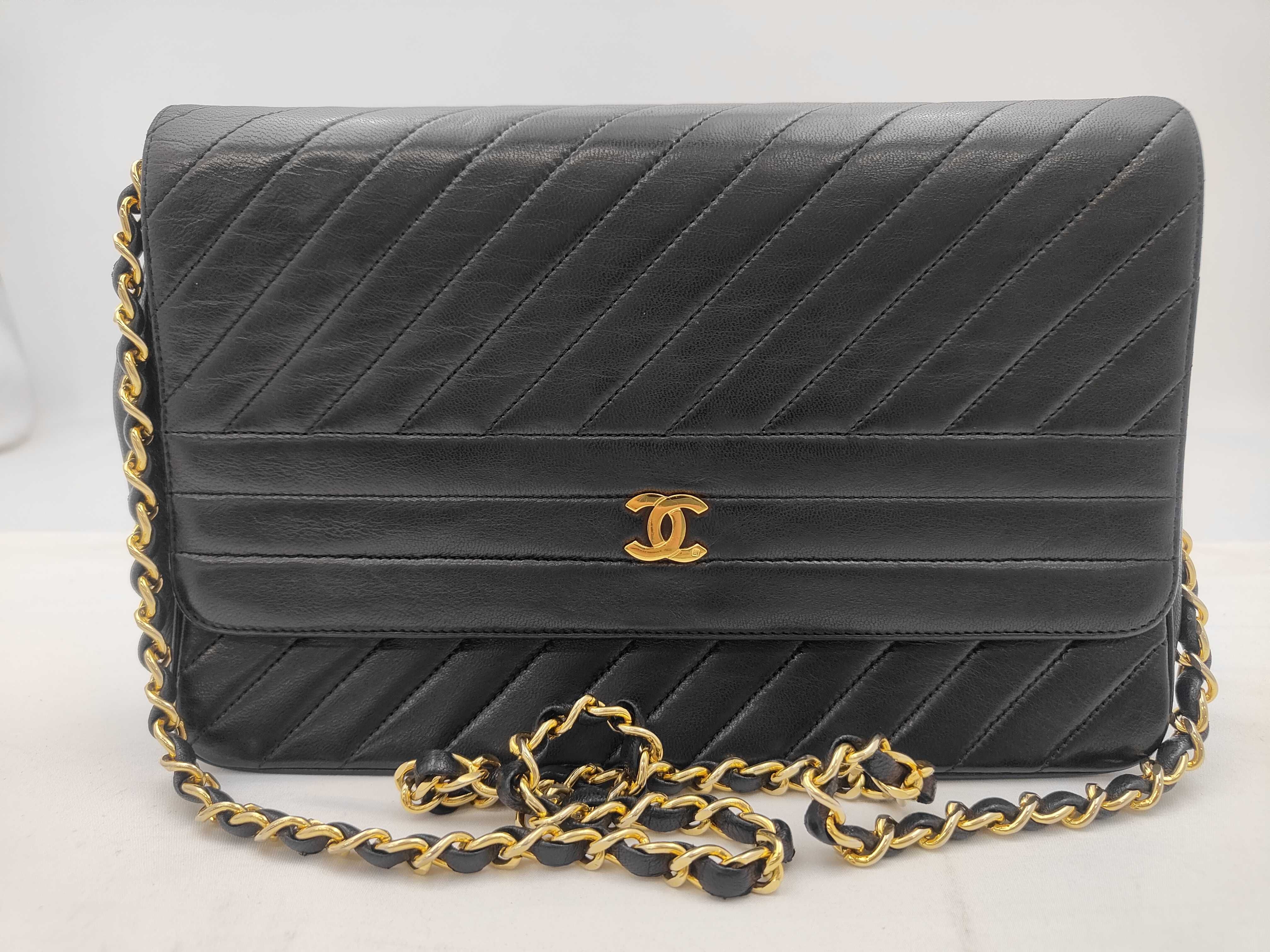 Lambskin Push-Lock Chain Shoulder Bag
