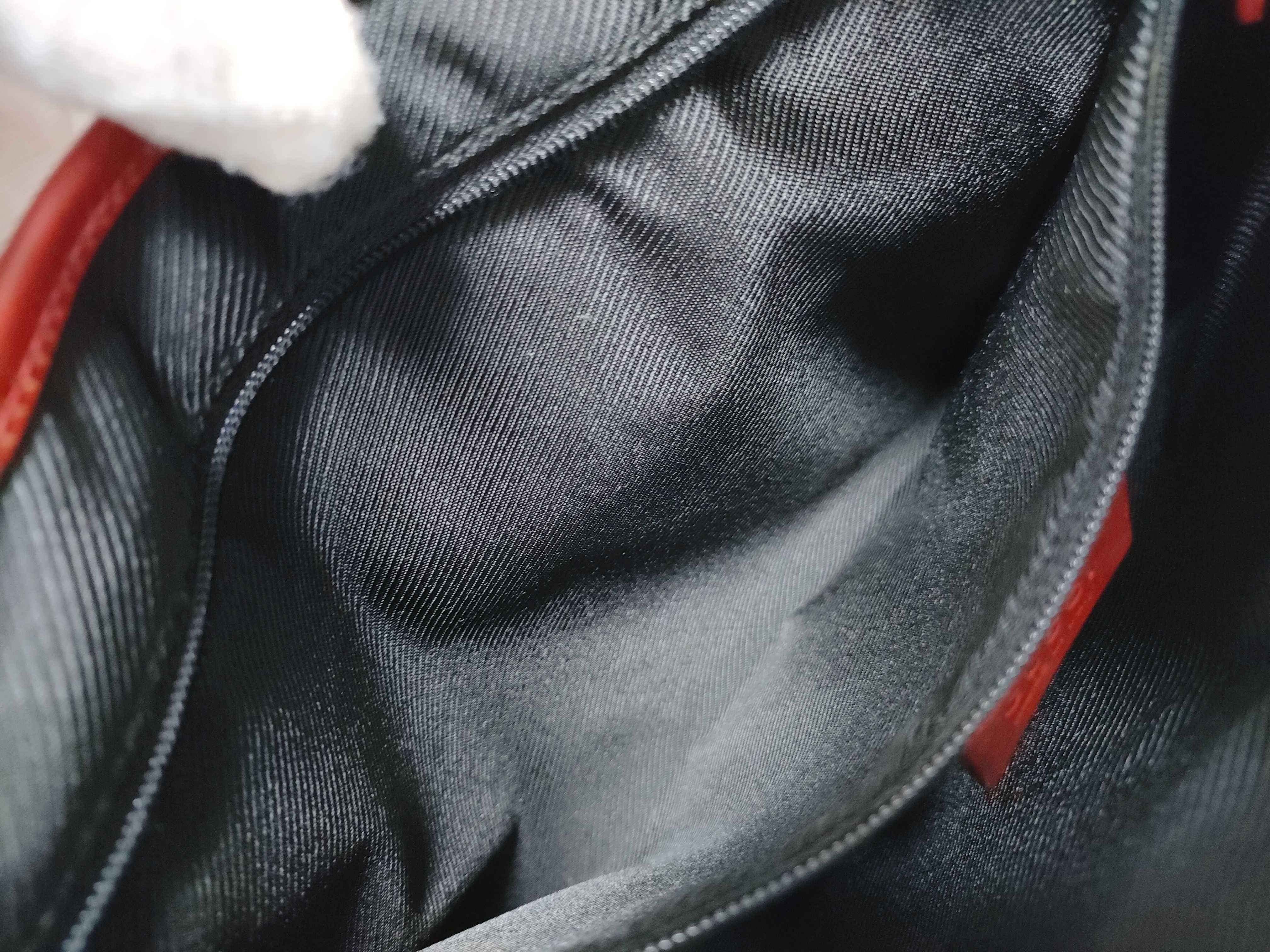 GG Canvas Shoulder Bag — view 11
