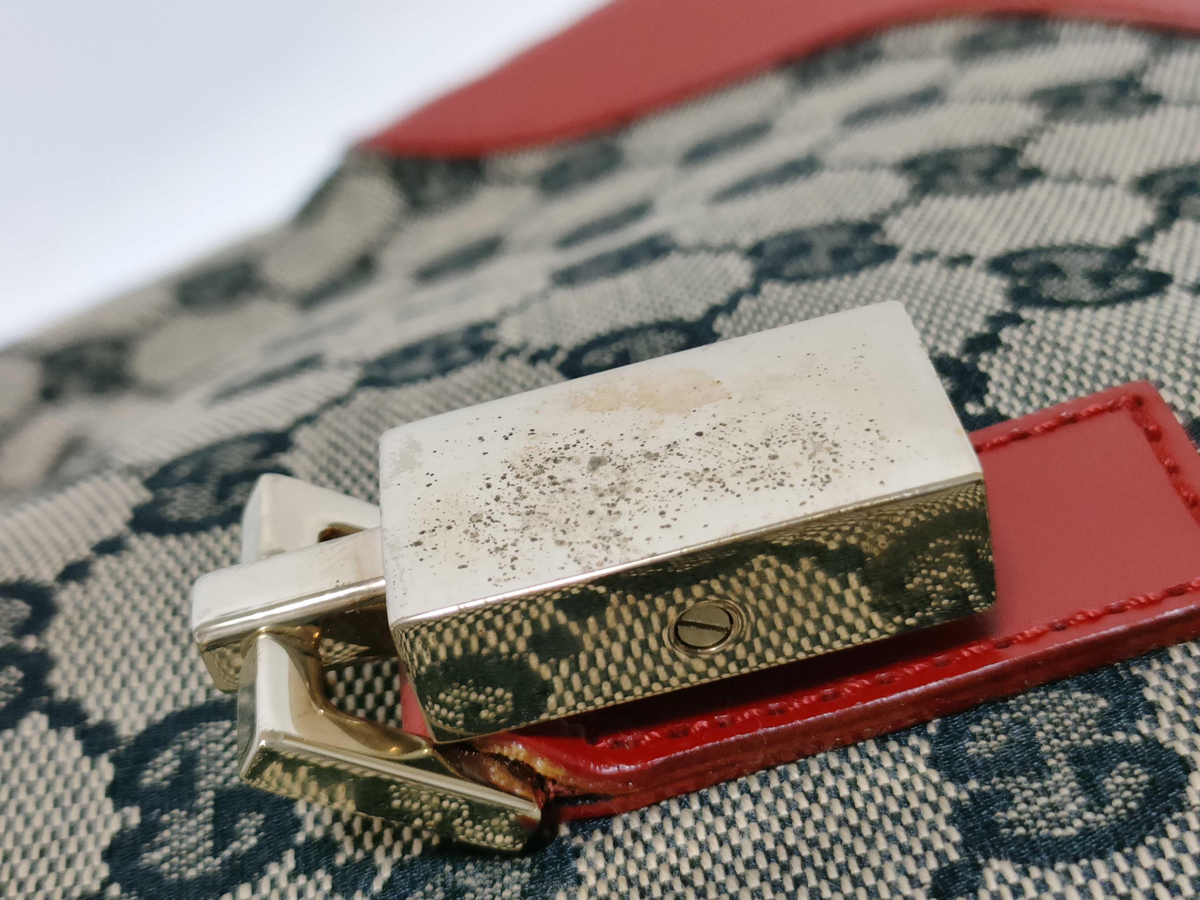GG Canvas Shoulder Bag — view 13