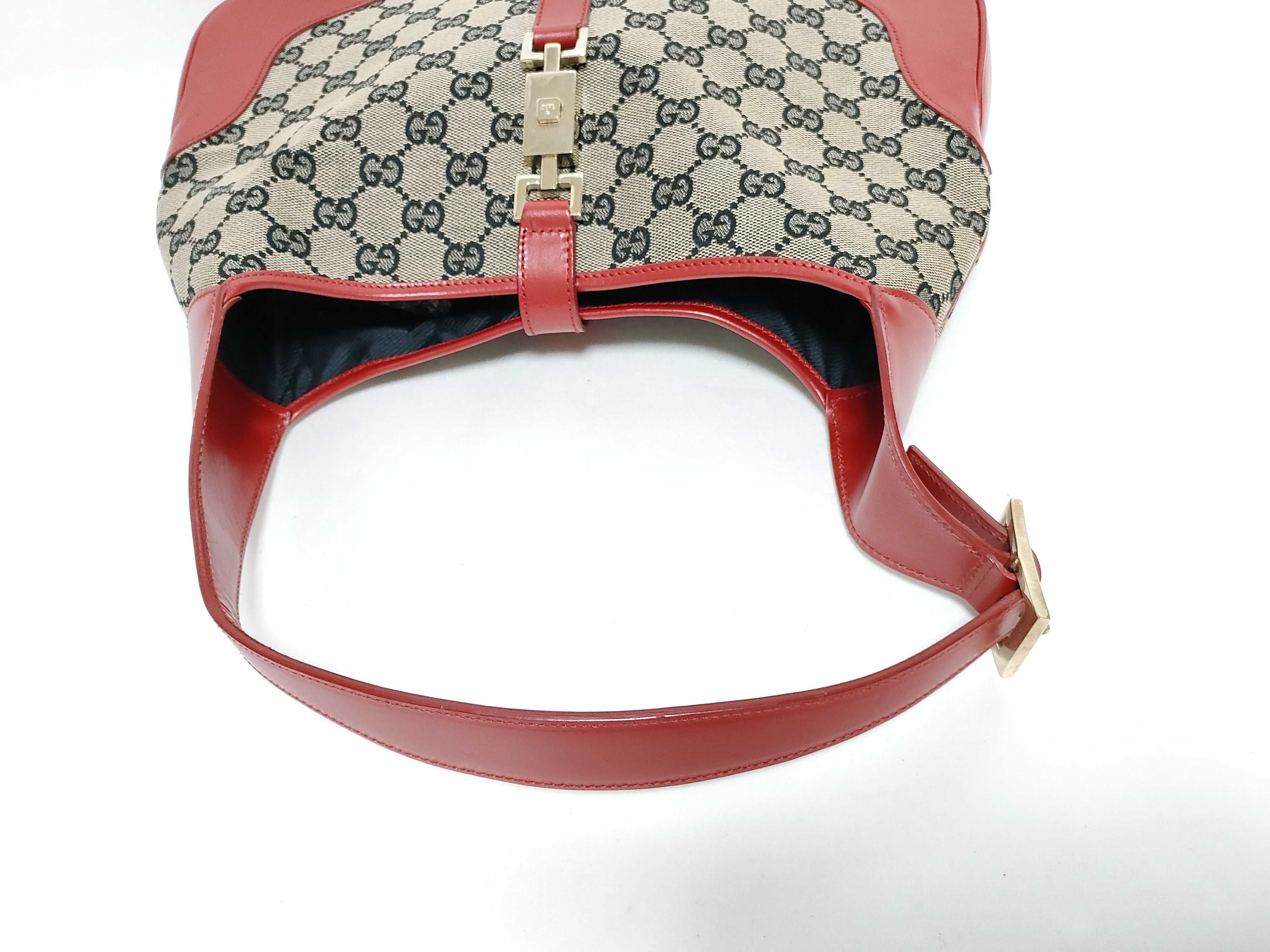 GG Canvas Shoulder Bag — view 3