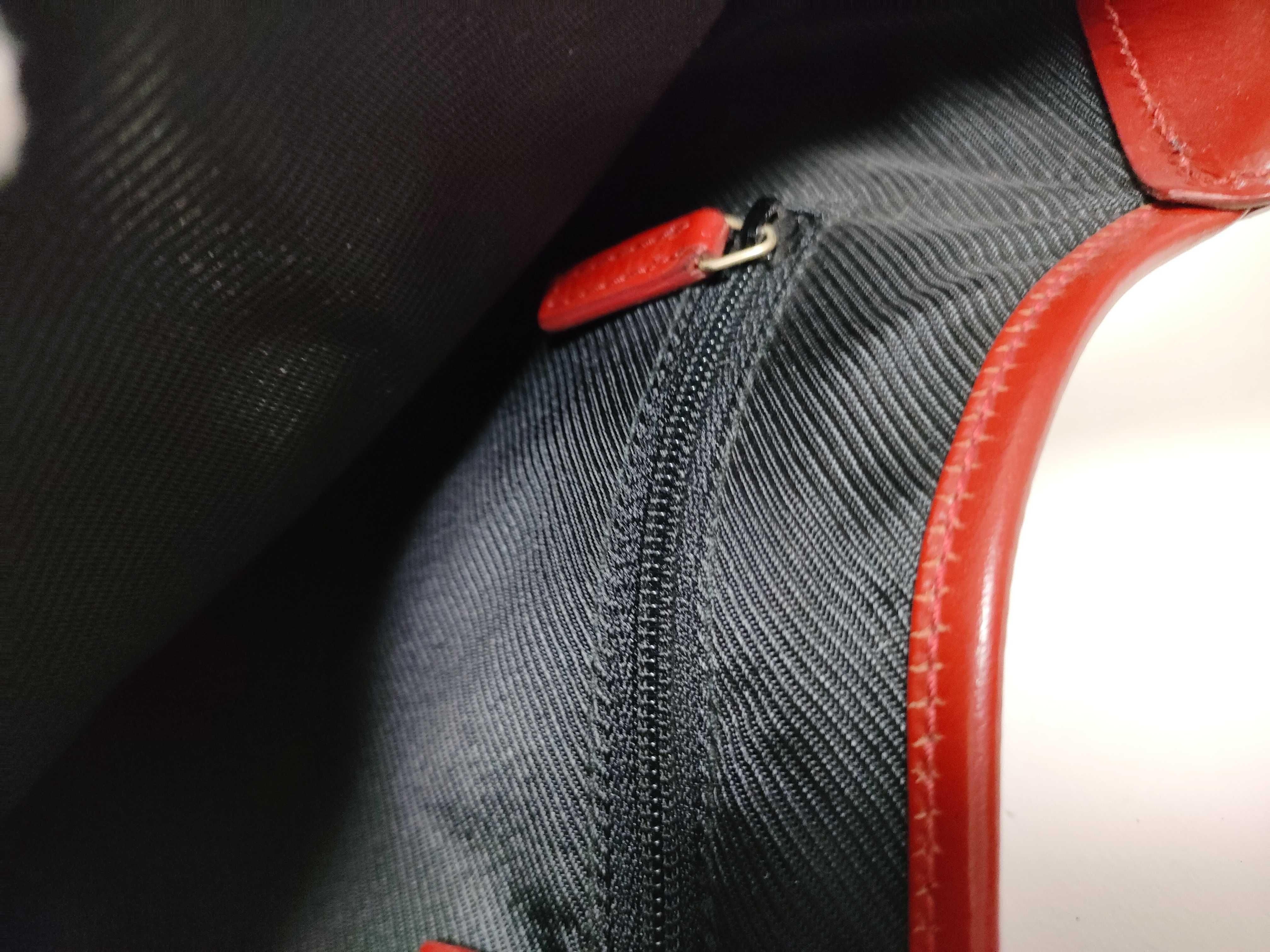 GG Canvas Shoulder Bag — view 9