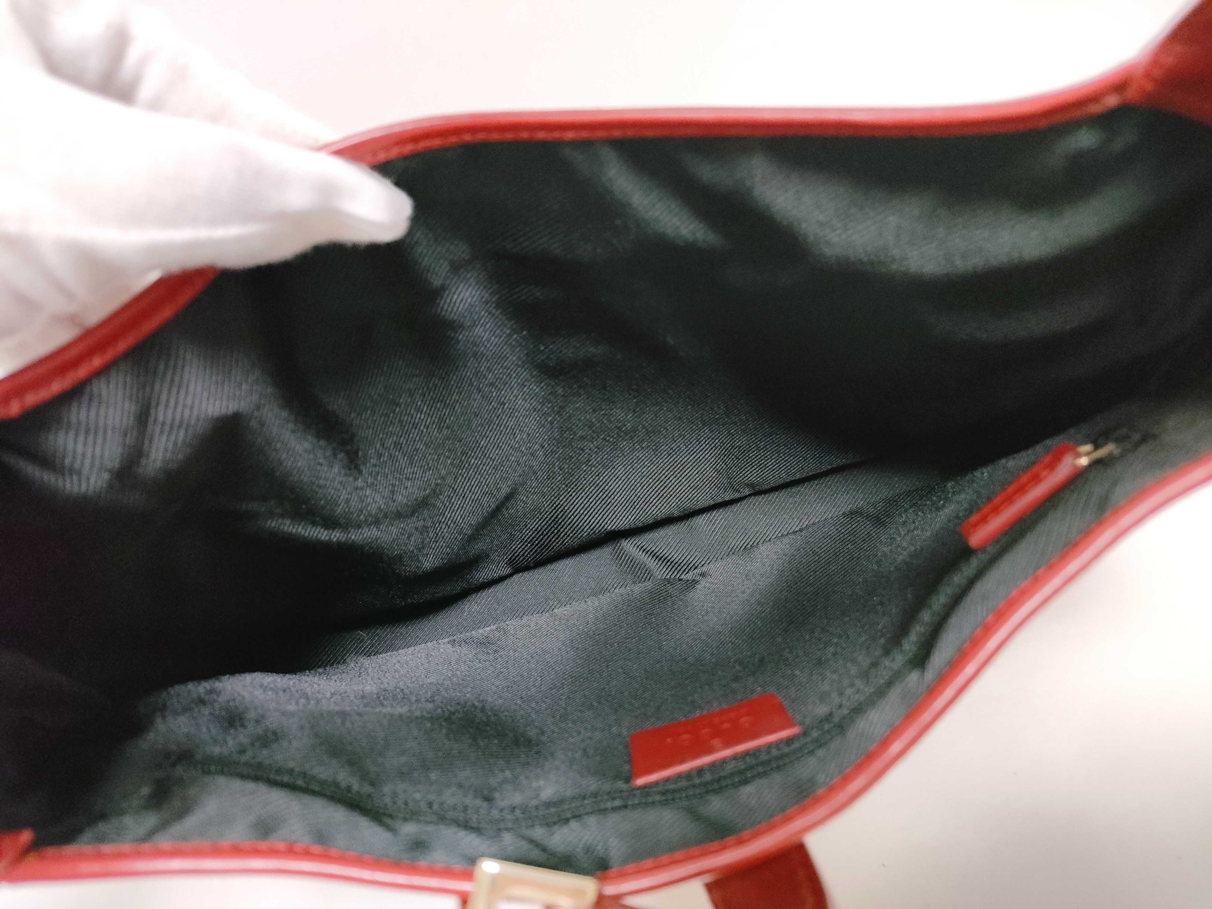 GG Canvas Shoulder Bag — view 10
