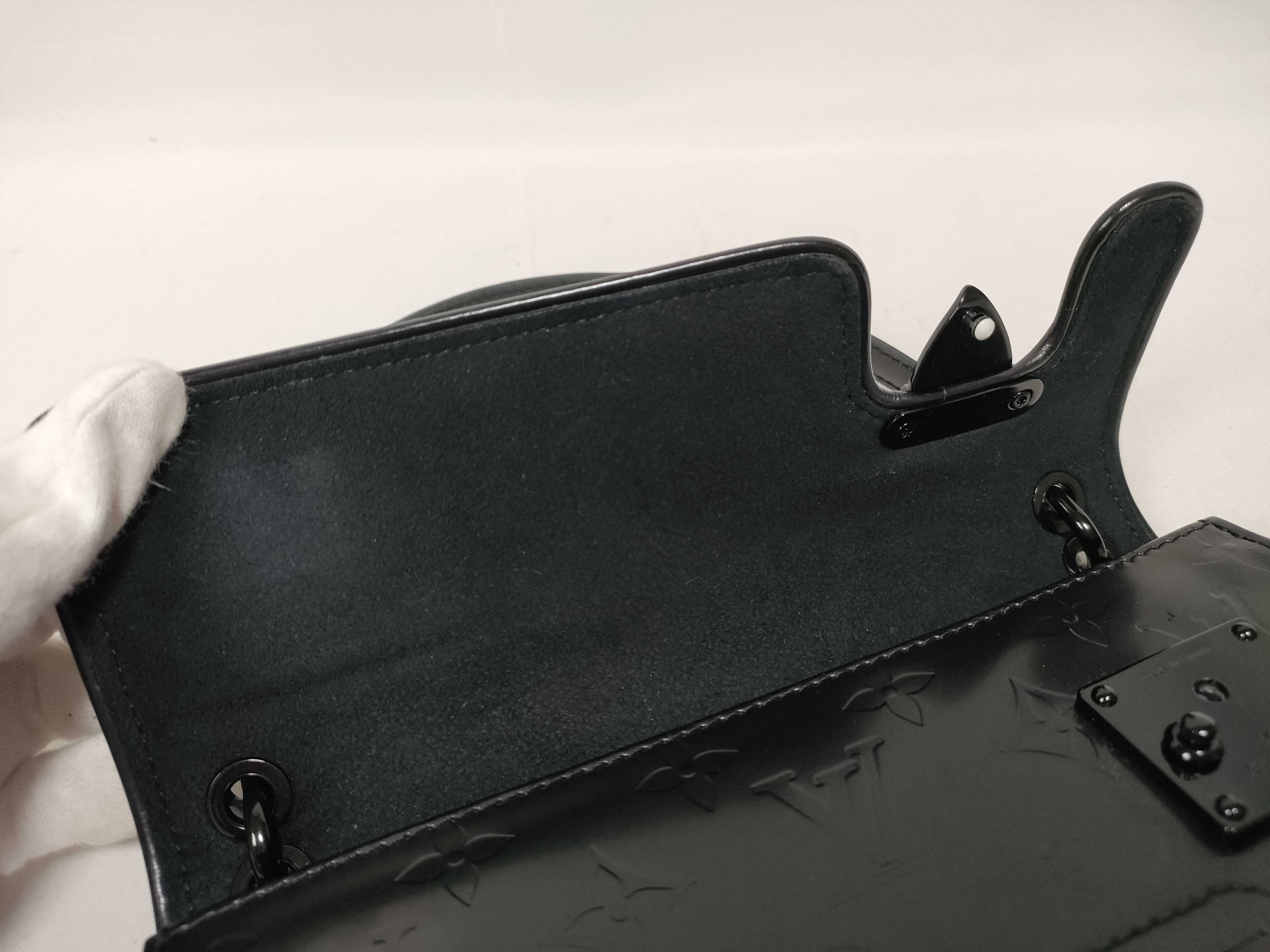 Monogram of Art Pouch M92816 Handbag — view 11