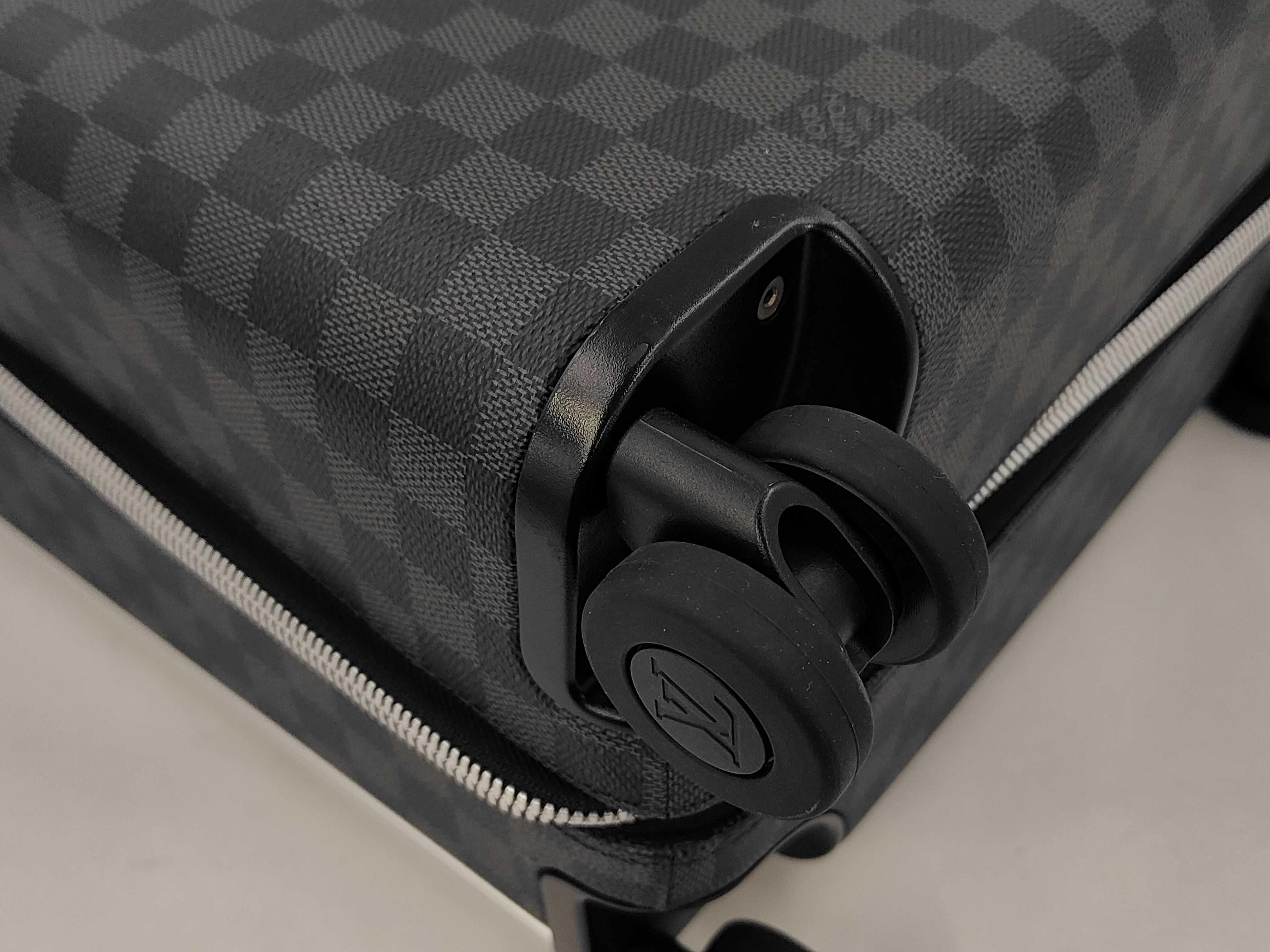 LV Horizon 50 Damier Graphite Carry Bag — view 11