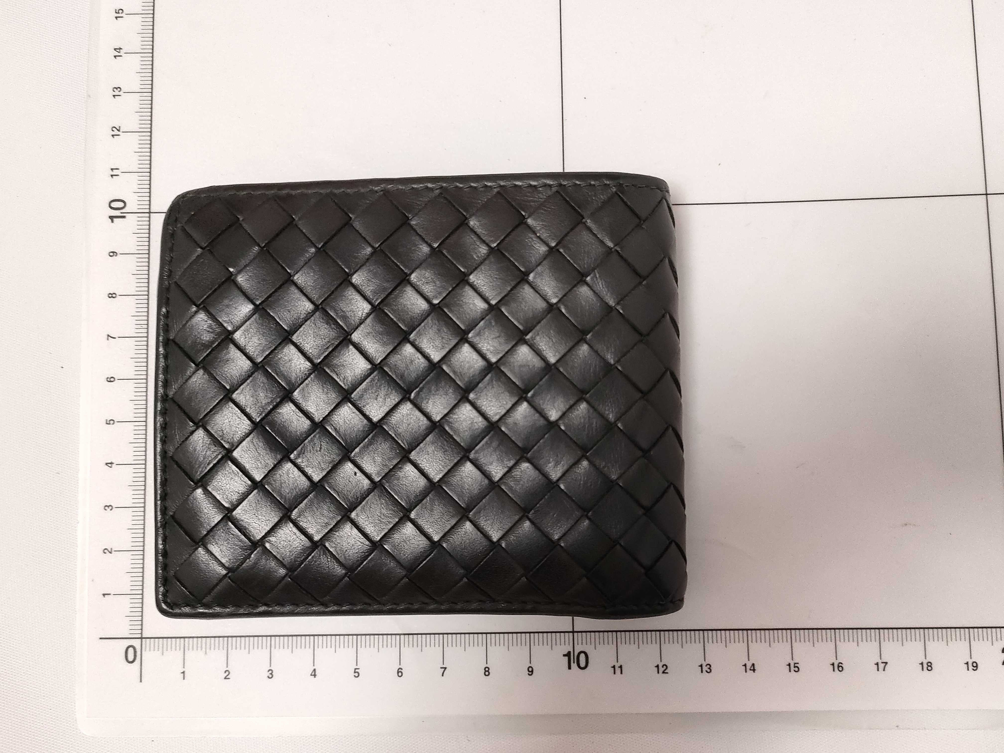 Intrecciato Compact Wallet Leather Black — view 11
