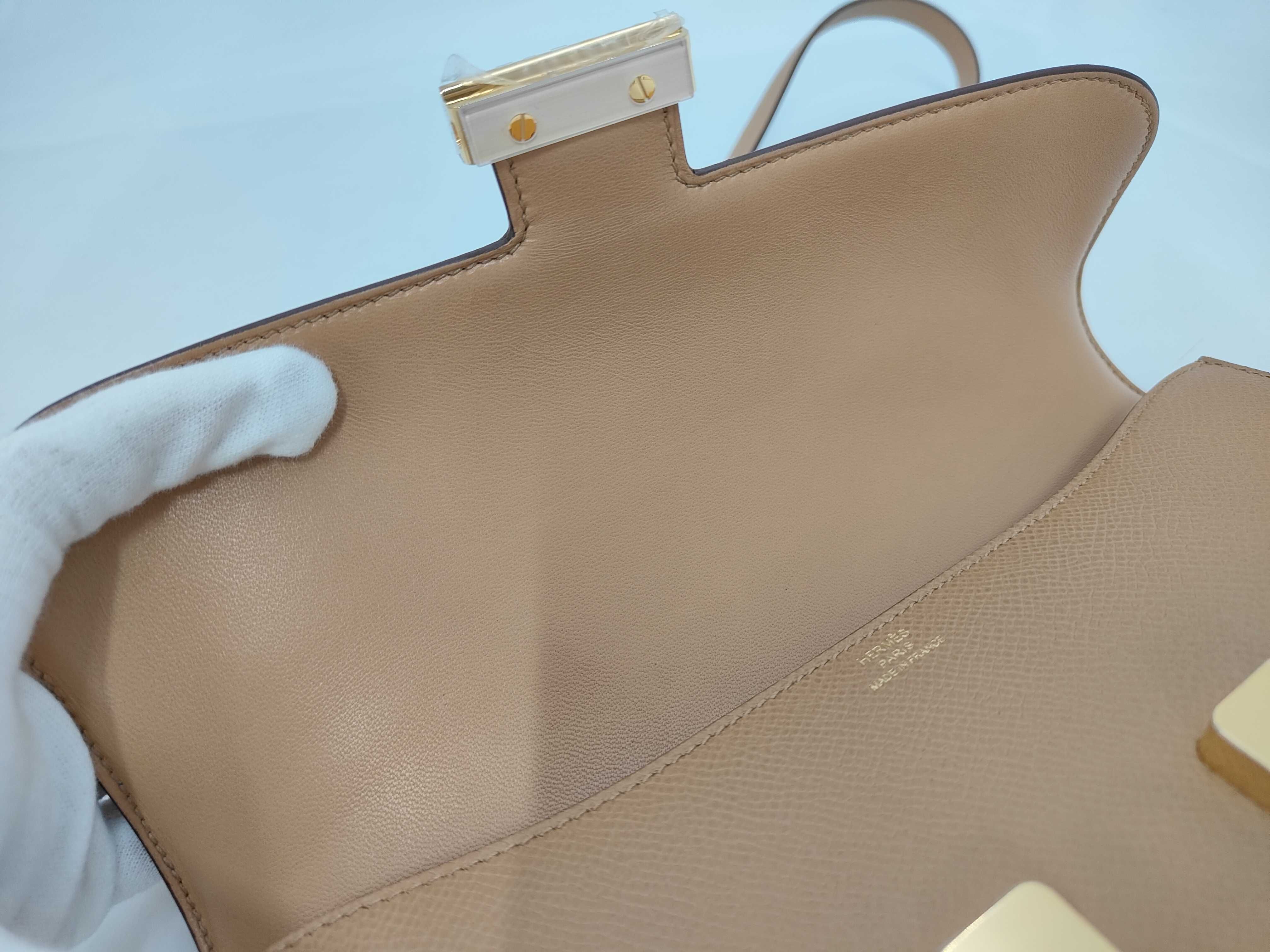 Constance Elan Biscuit K stamp Shoulder bag — view 8