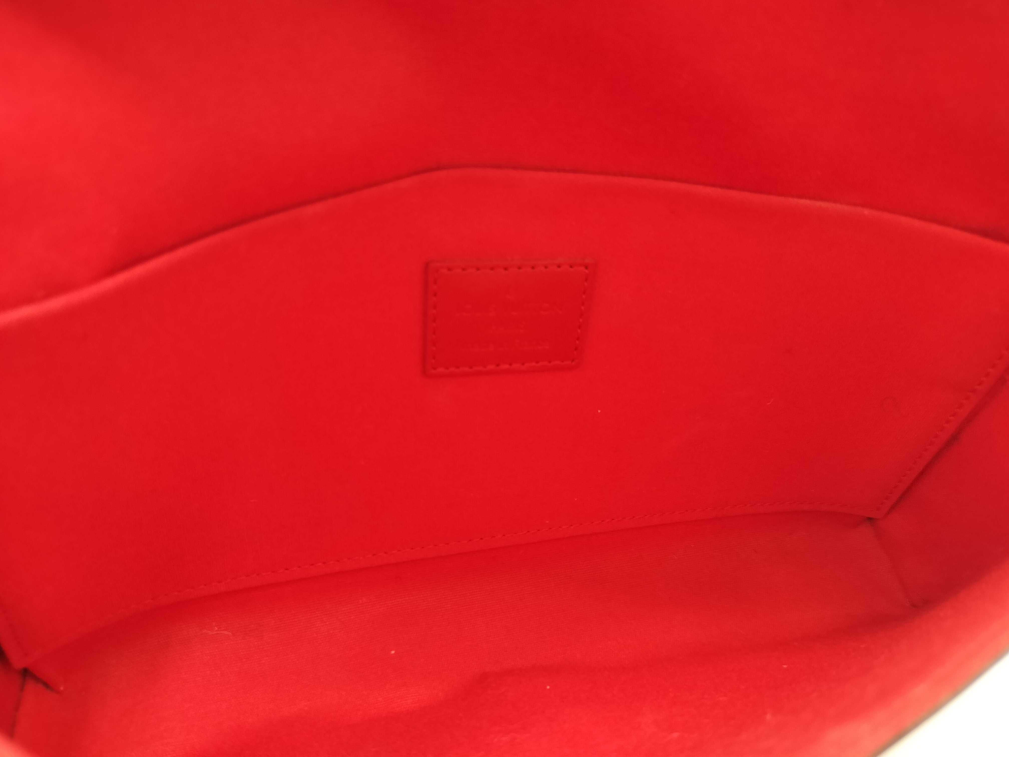 Vernis Louis Vuitton Enamel Pochette Felicie Monogram Shoulder Bag — view 9
