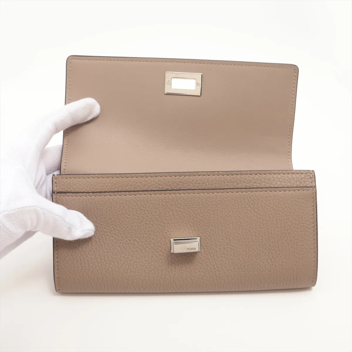 Peekaboo 8M0427 Leather Long Wallet, Beige — view 3