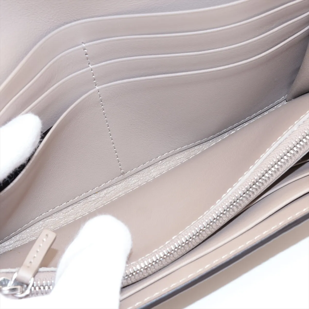 Peekaboo 8M0427 Leather Long Wallet, Beige — view 6