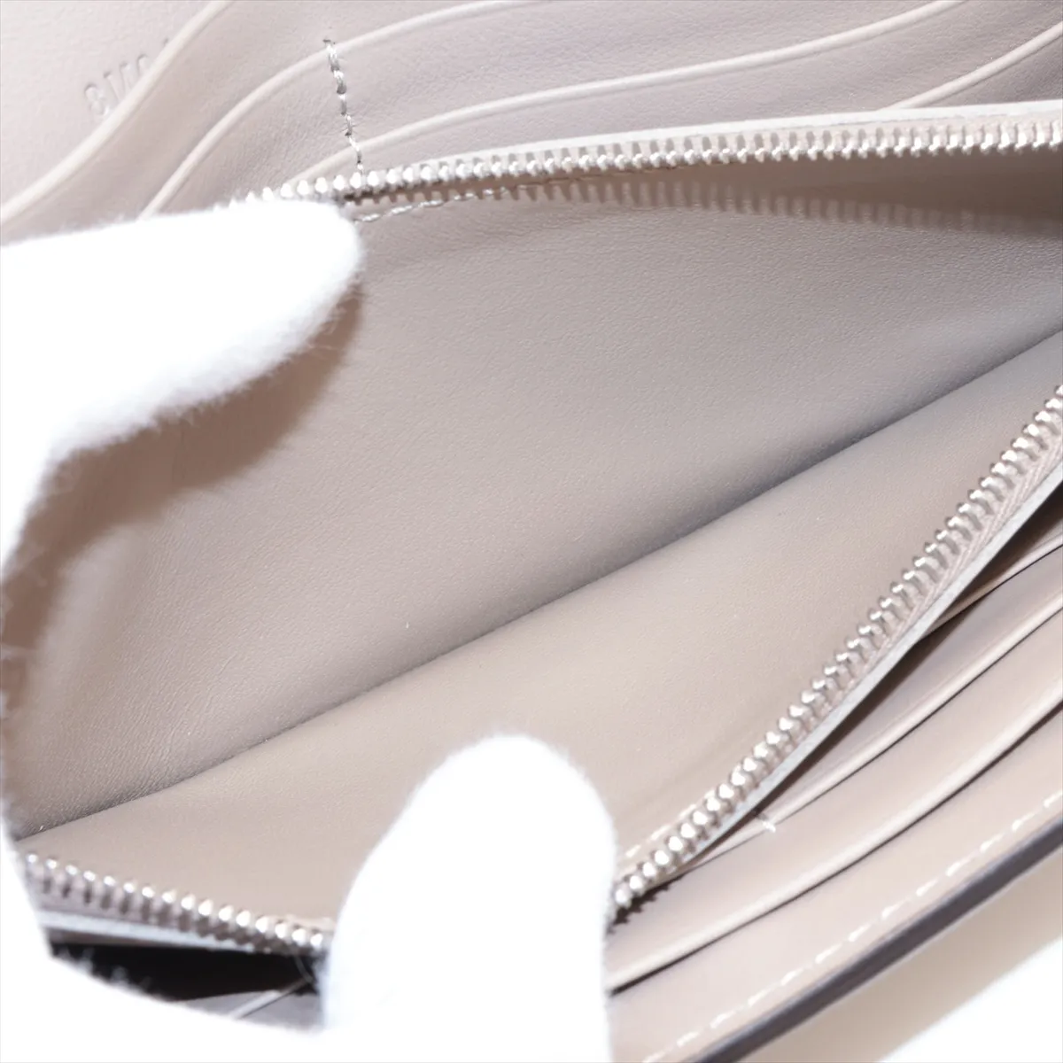 Peekaboo 8M0427 Leather Long Wallet, Beige — view 10