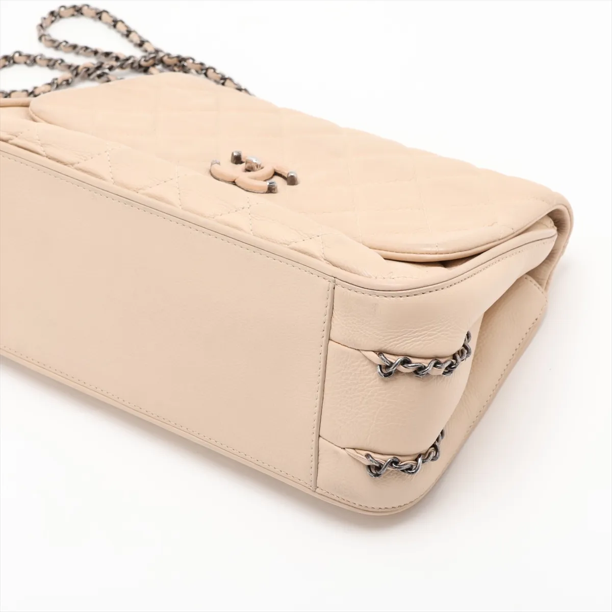 Matelassé Leather Single Flap Single Chain Bag, Beige, Gunmetal Hardware, Item No. 23246451 (Serial No. 23) — view 3
