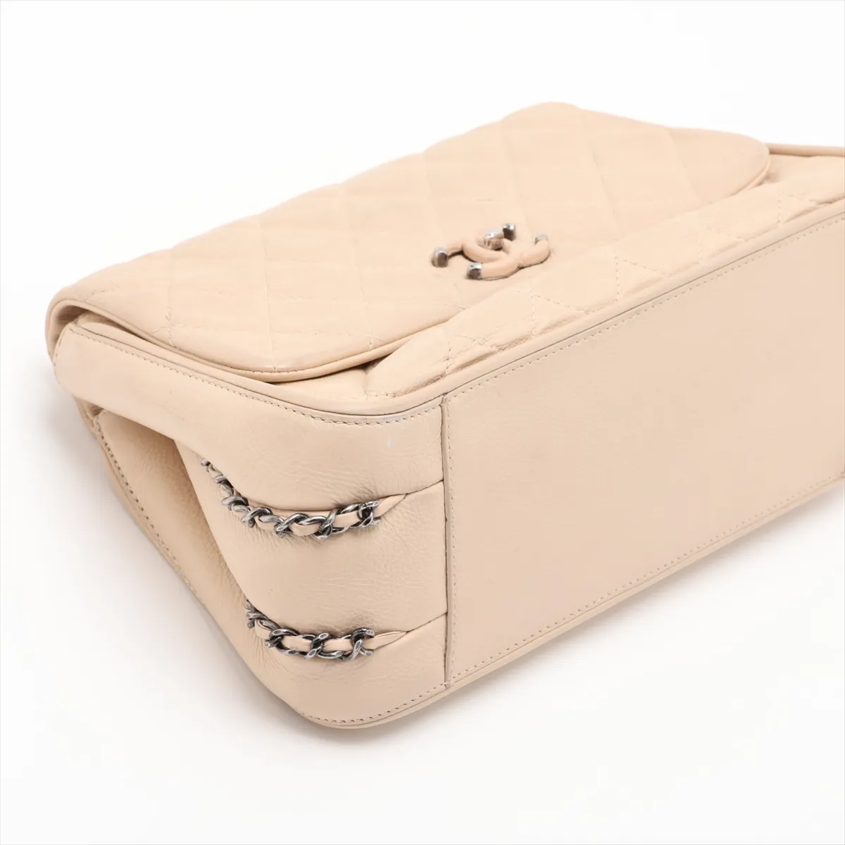 Matelassé Leather Single Flap Single Chain Bag, Beige, Gunmetal Hardware, Item No. 23246451 (Serial No. 23) — view 4