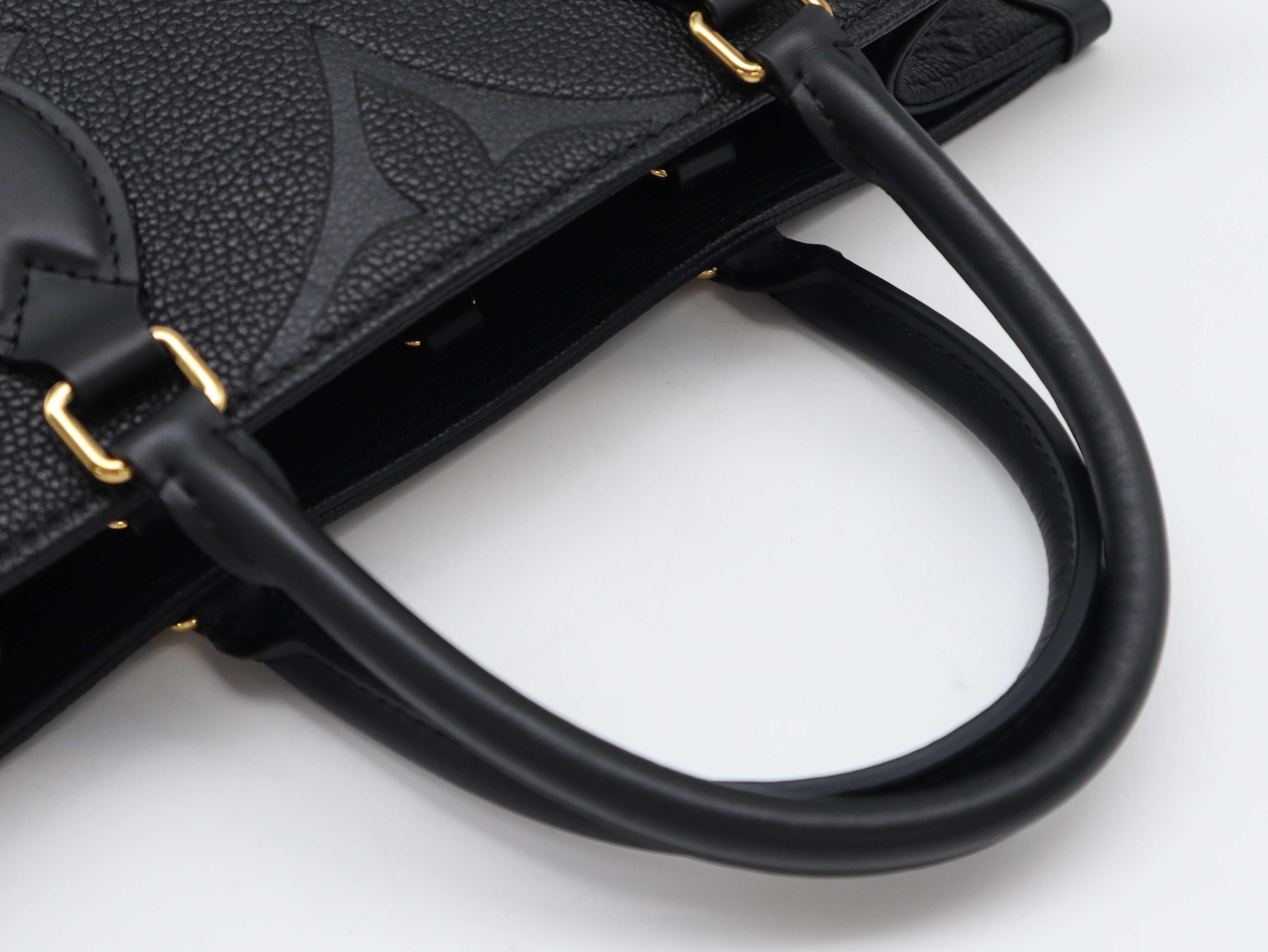 M45595 Monogram Empreinte OnTheGo MM Noir Tote Bag (RFID detected) — view 6