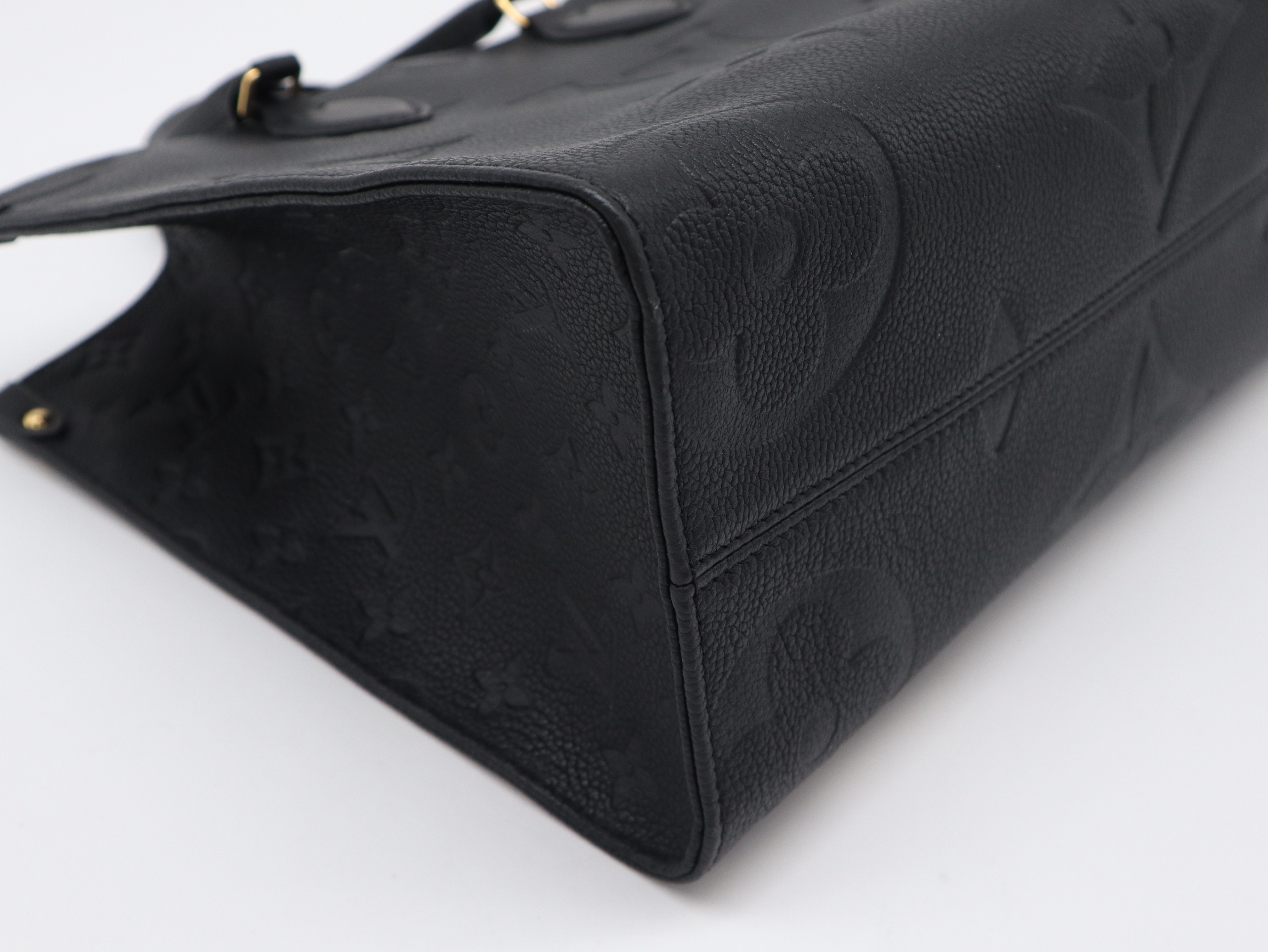M45595 Monogram Empreinte OnTheGo MM Noir Tote Bag (RFID detected) — view 9