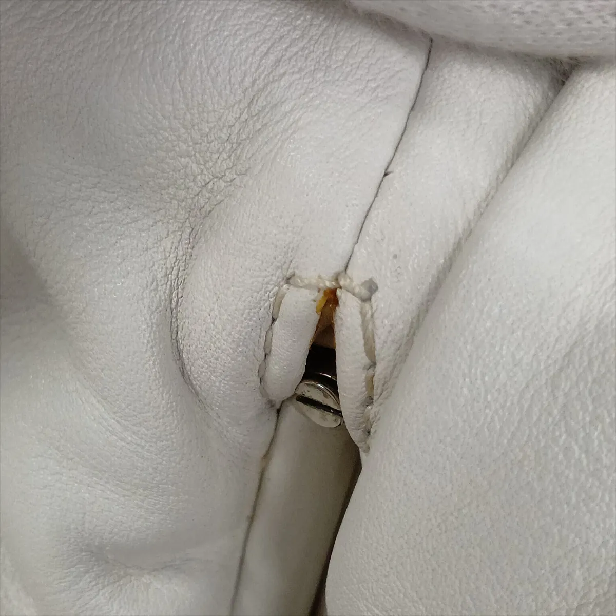 The Shoulder Pouch Leather Shoulder Bag White — view 14