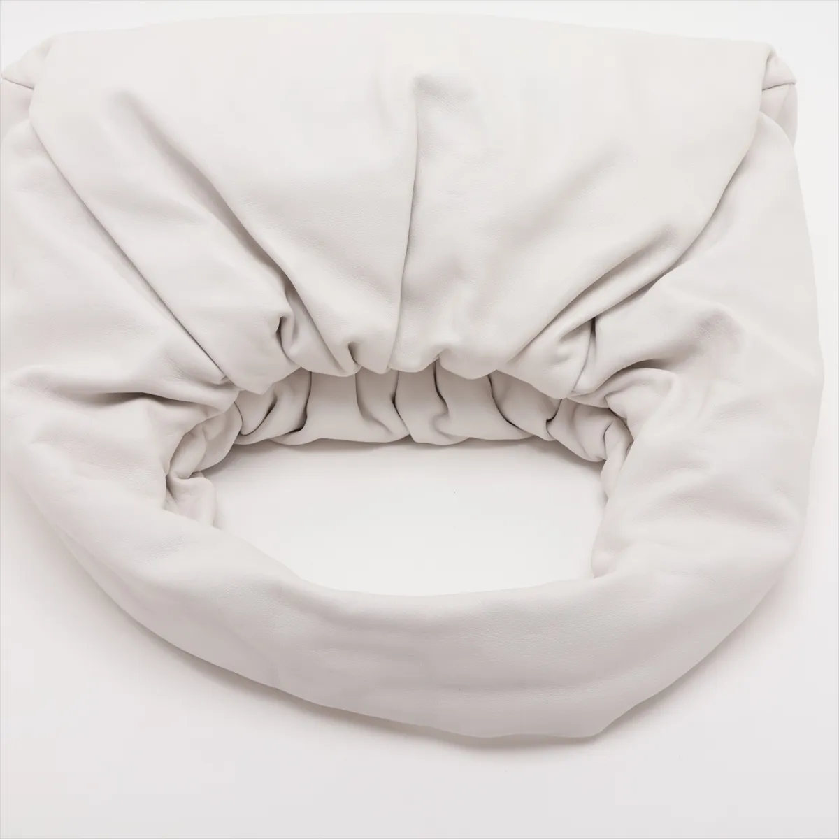 The Shoulder Pouch Leather Shoulder Bag White — view 5