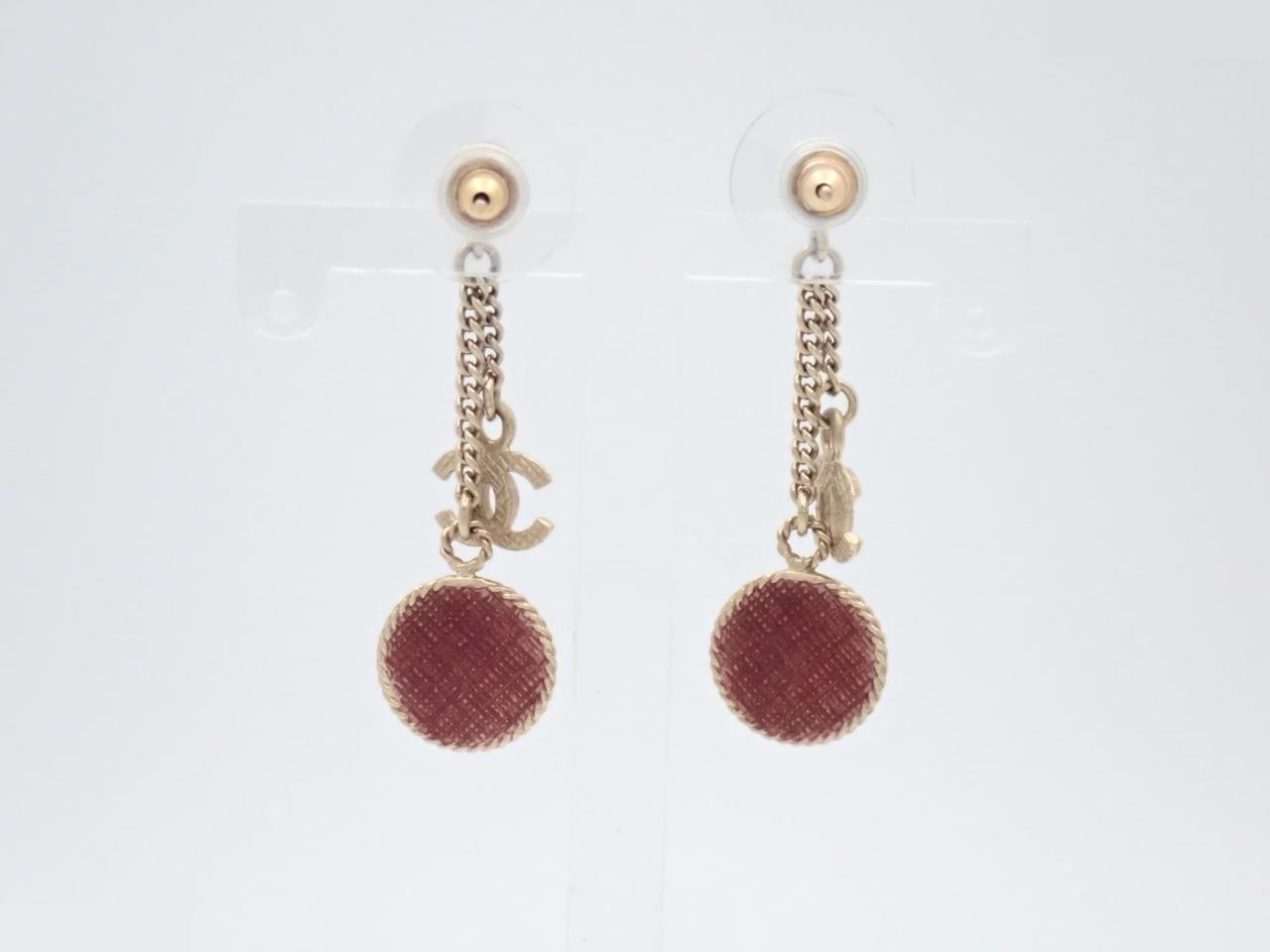 Earrings with Coco Mark design, gold — view 2