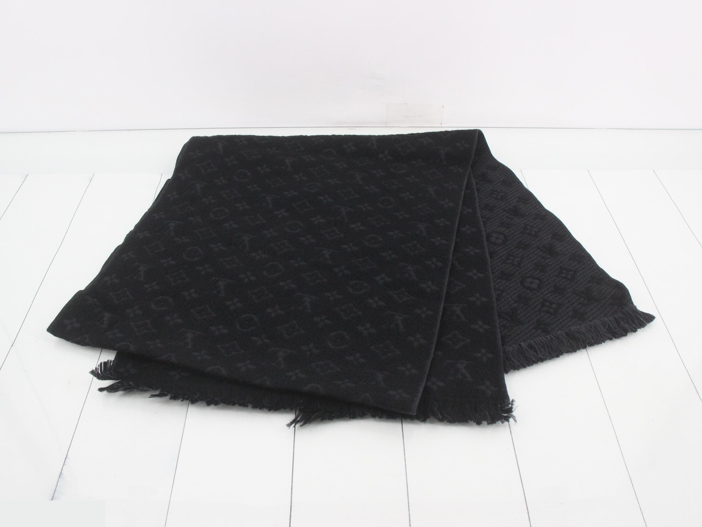 Monogram scarf with tag, black. — view 3