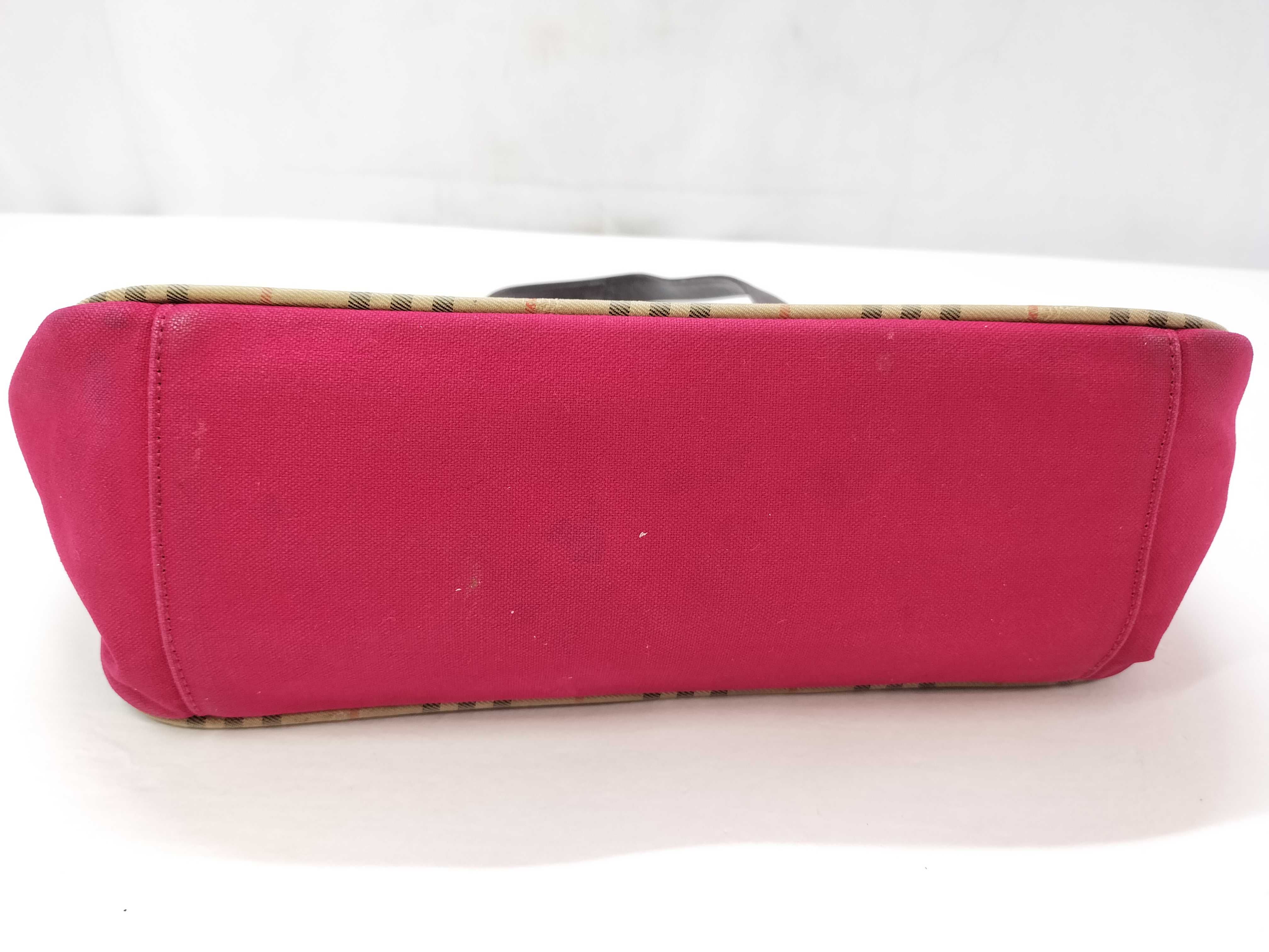 Nova Check Red Burberrys Handbag — view 14