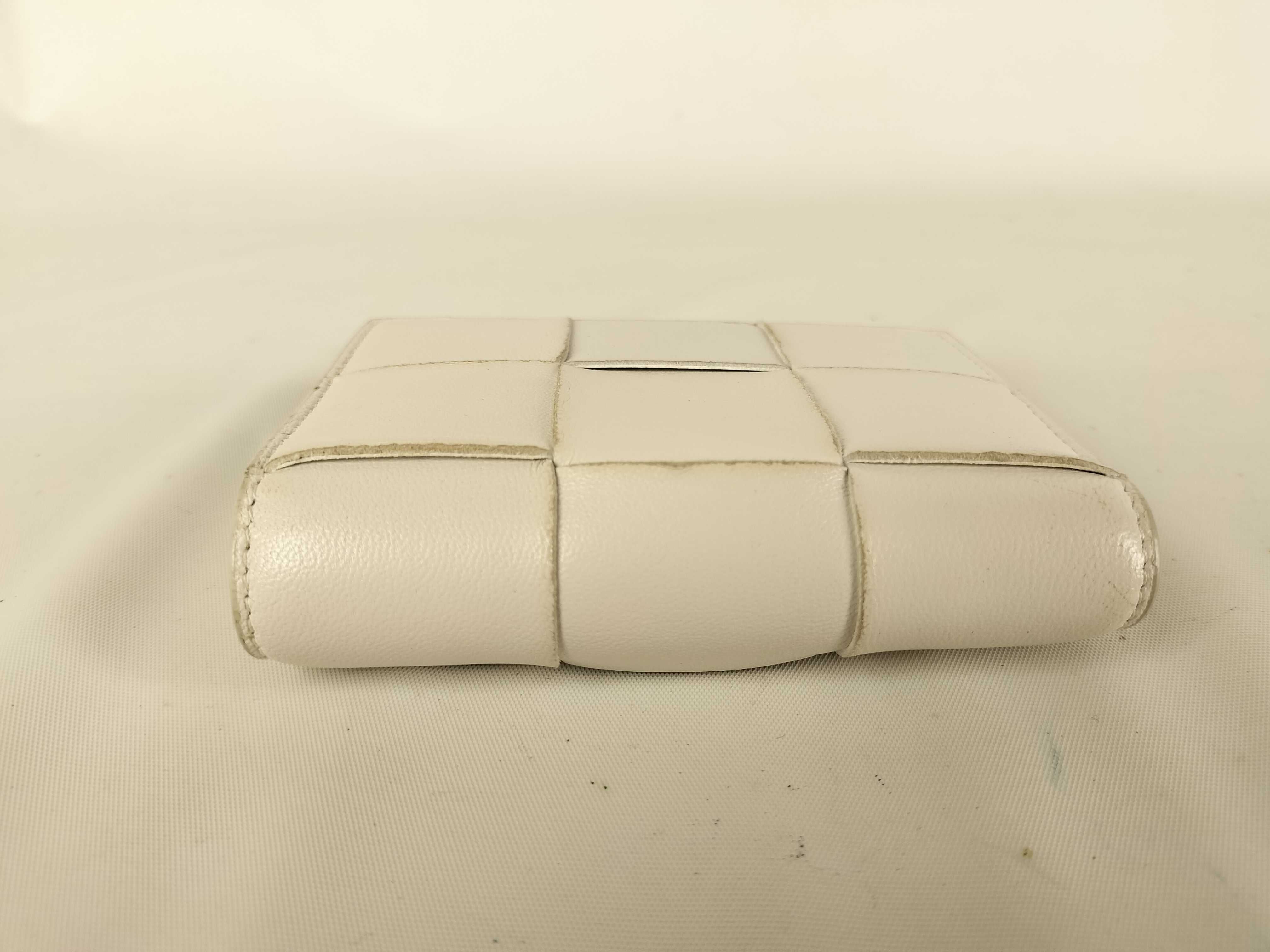 Maxi Intrecciato Bi-fold Wallet White — view 11