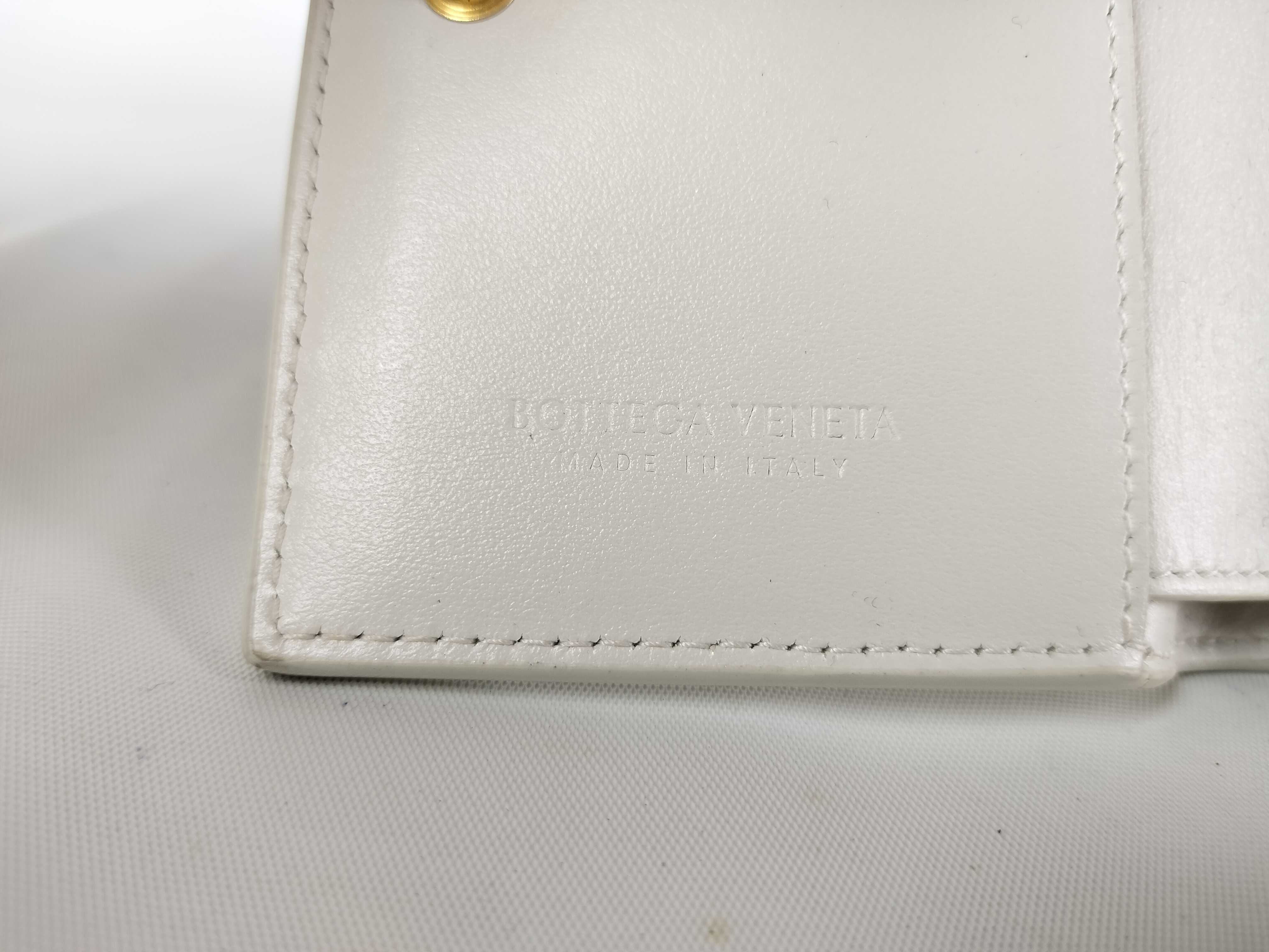 Maxi Intrecciato Bi-fold Wallet White — view 5