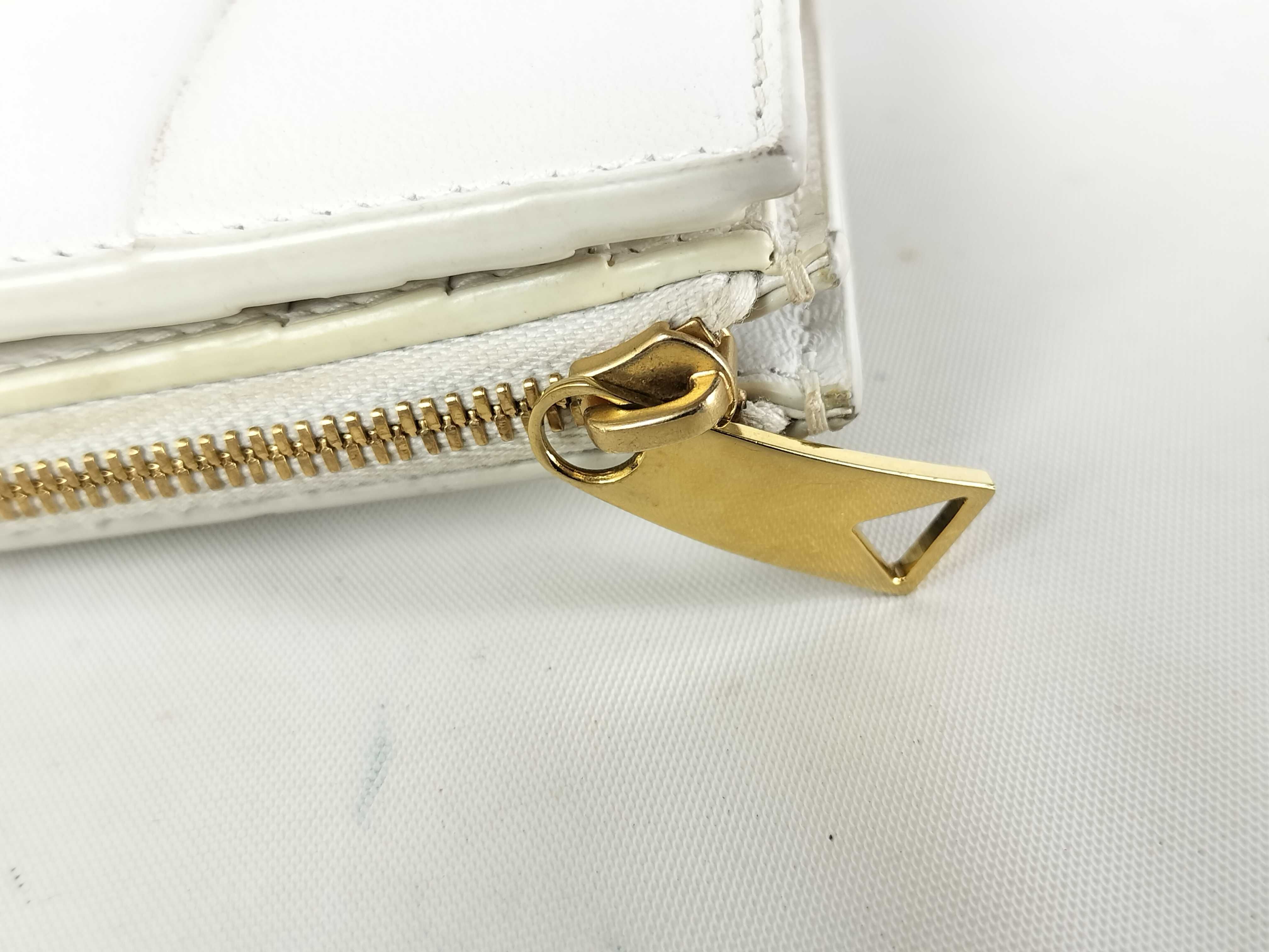Maxi Intrecciato Bi-fold Wallet White — view 7