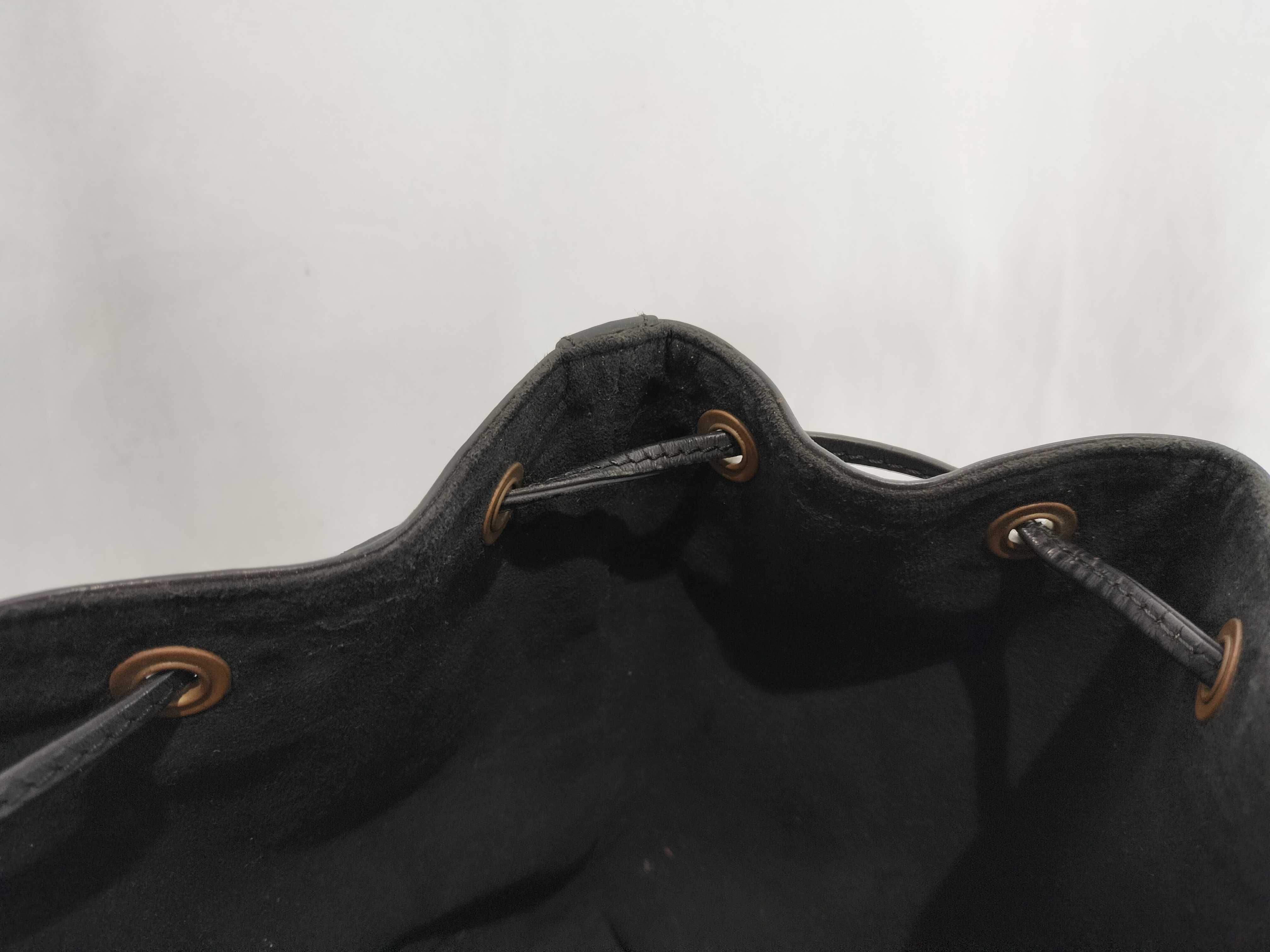 Epi M59012 Petit Noé Black Shoulder Bag — view 10