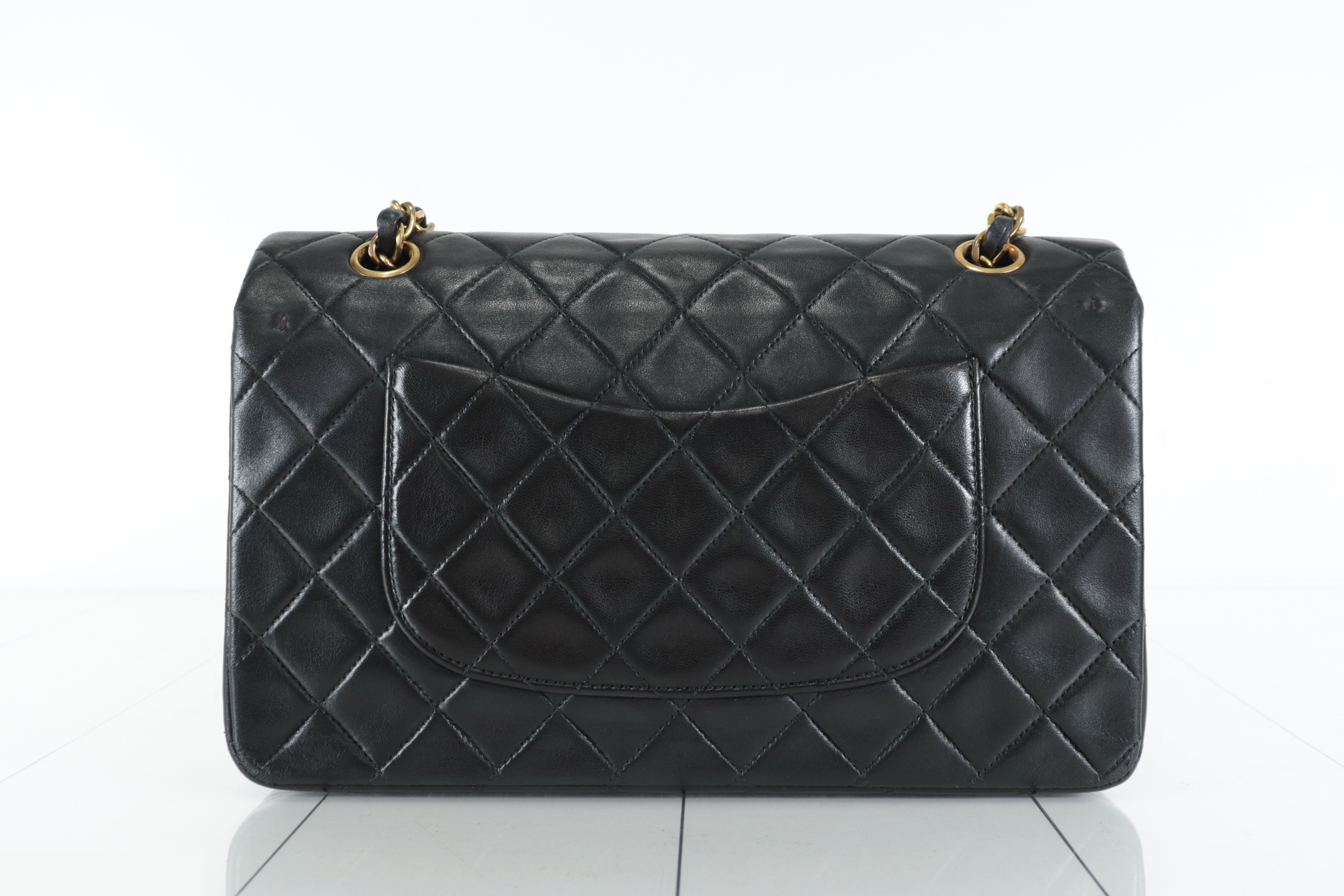 Double flap 25 Lambskin Chain Shoulder Bag, Series 4 — view 2