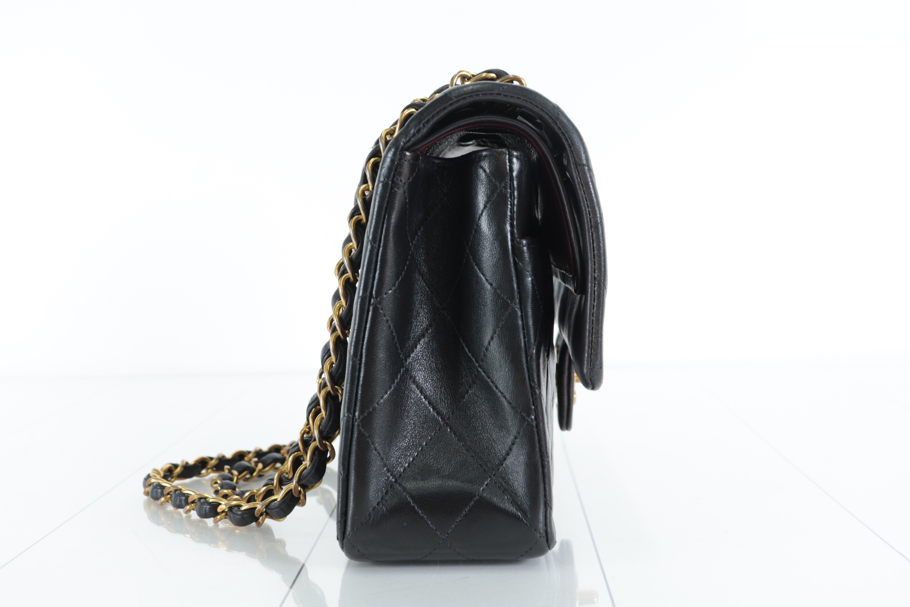 Double flap 25 Lambskin Chain Shoulder Bag, Series 4 — view 3