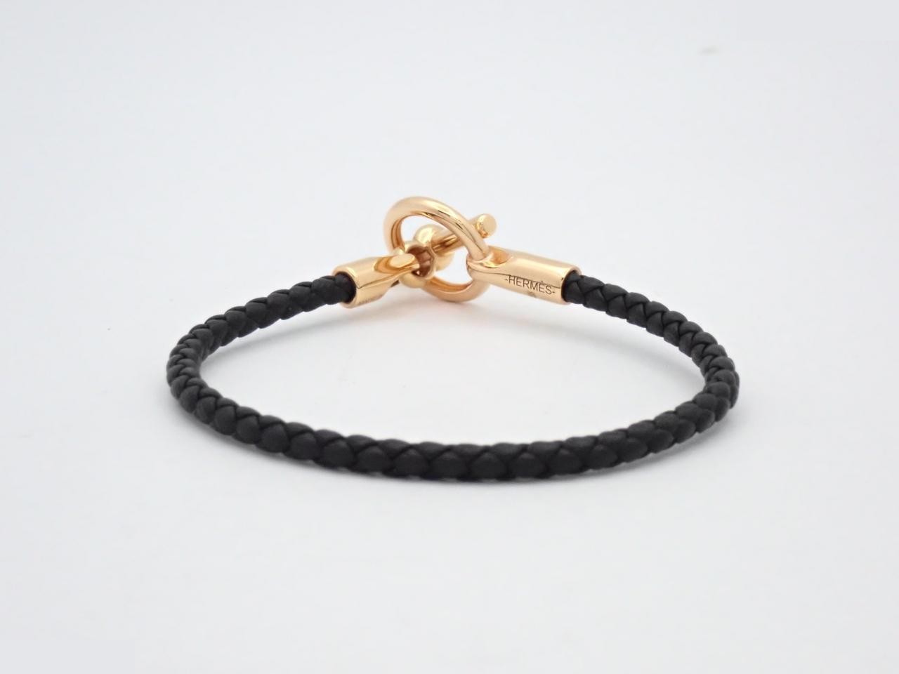 Glenan bracelet, stored item, black with gold hardware, wrist size approximately 17cm. — view 2