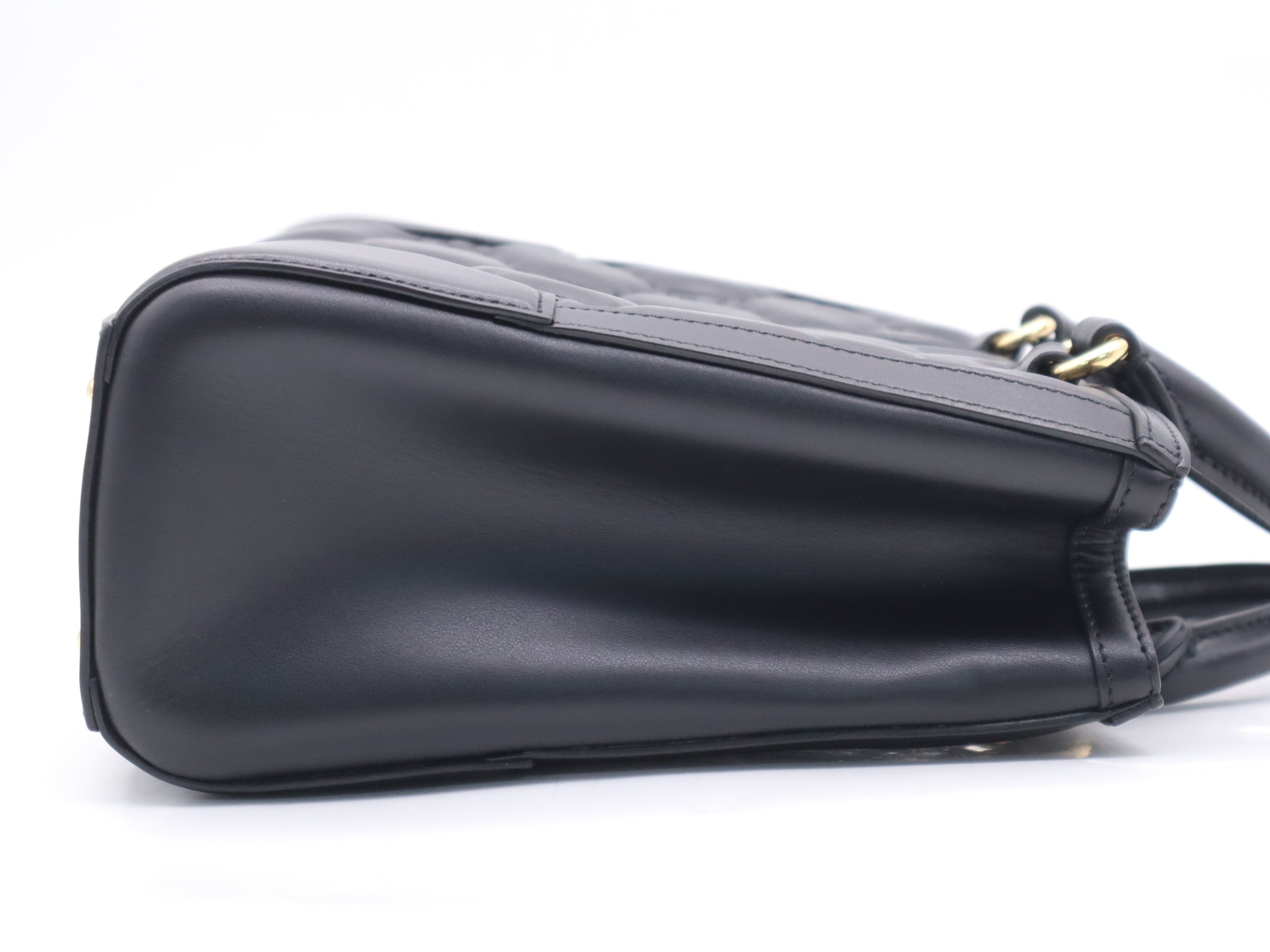Leather GG Matelassé quilted handbag, black, gold hardware. — view 5