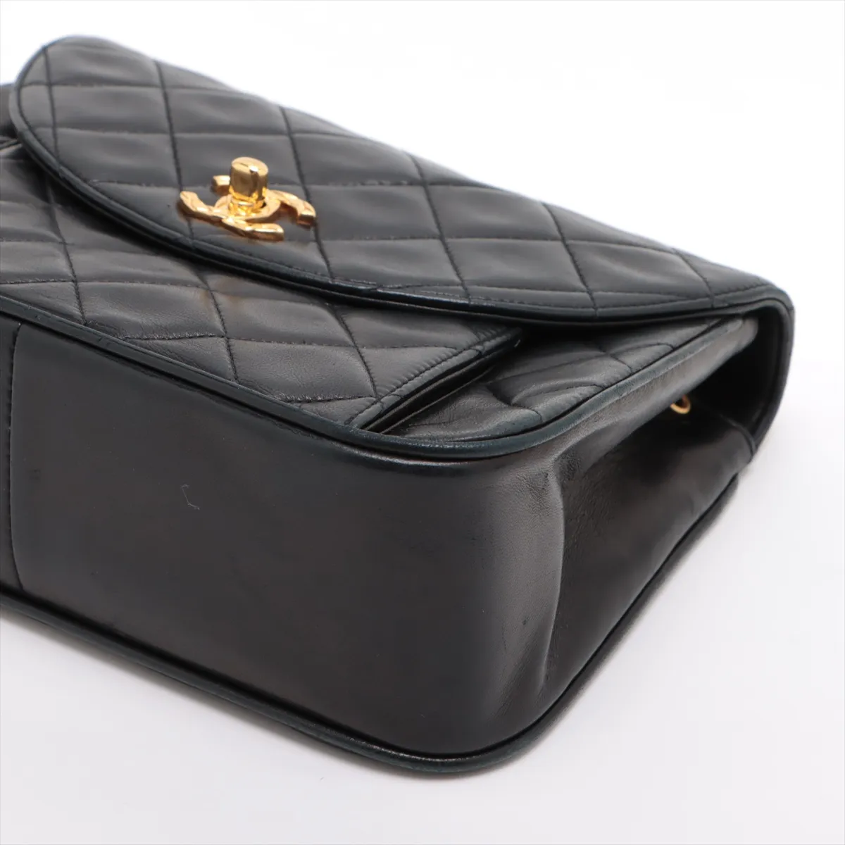 Matelasse Lambskin Single Flap Single Chain Bag Black Gold Hardware — view 3