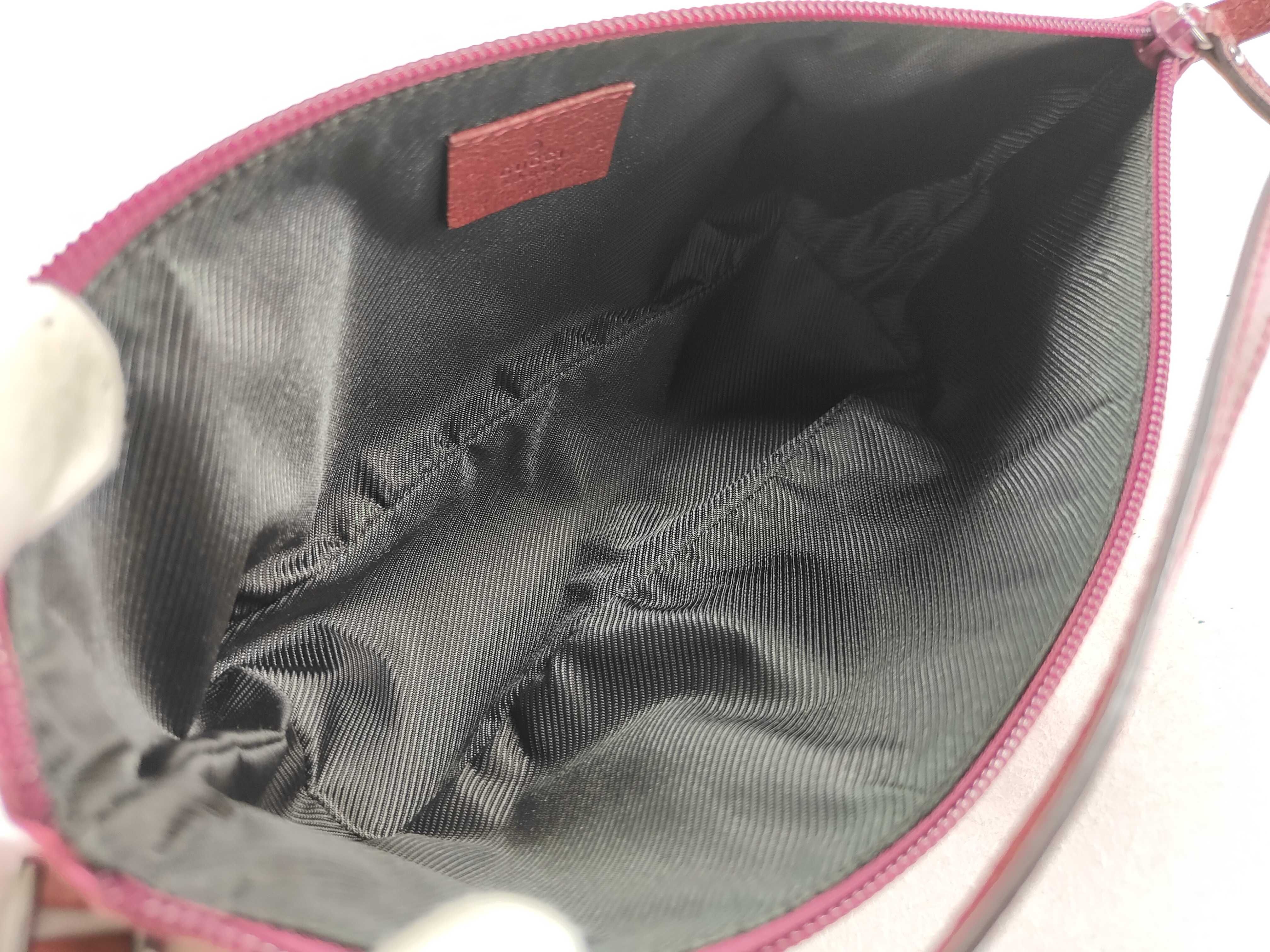 GG Canvas Gucci Handbag Pouch — view 11