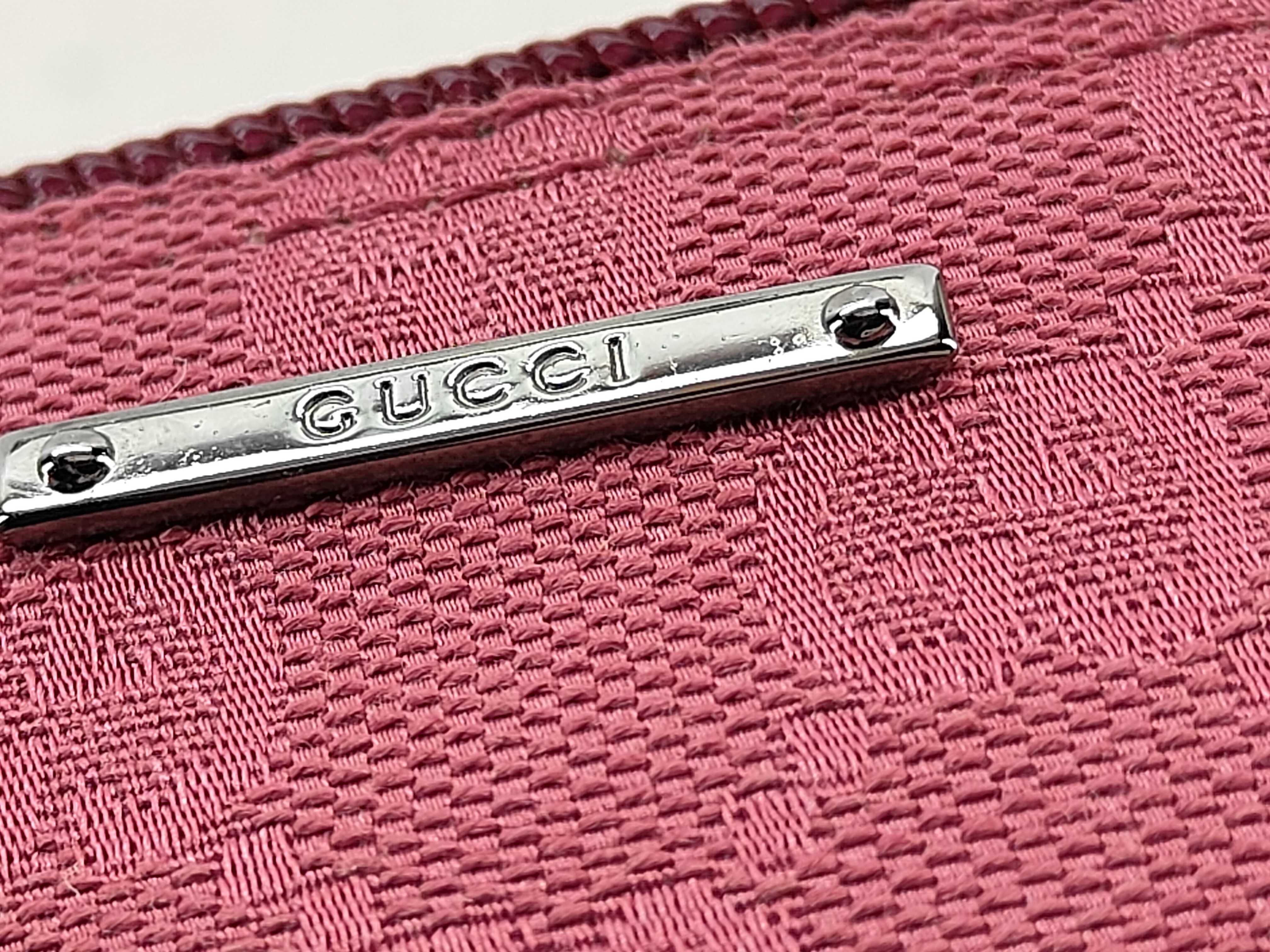 GG Canvas Gucci Handbag Pouch — view 14