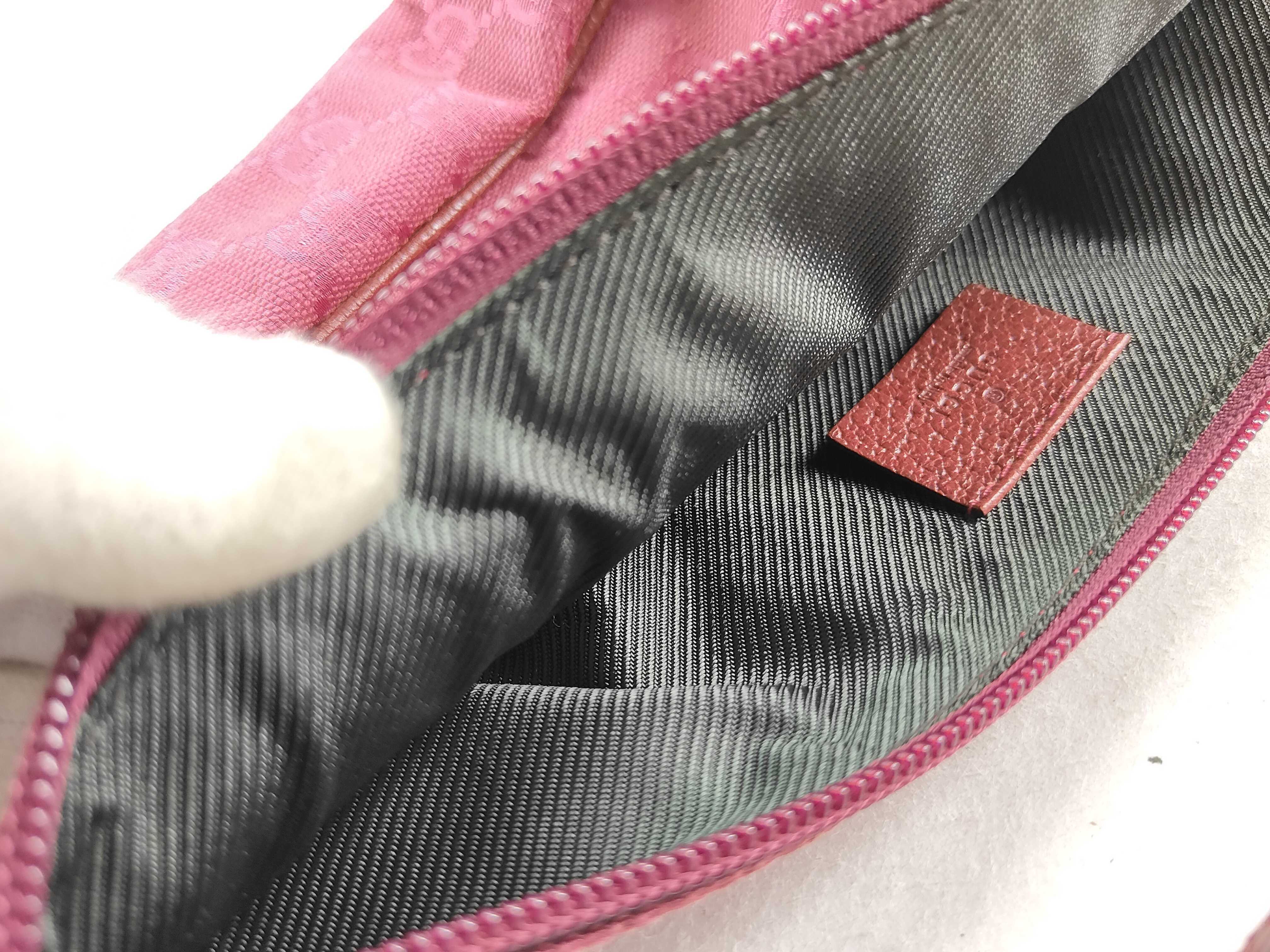 GG Canvas Gucci Handbag Pouch — view 15