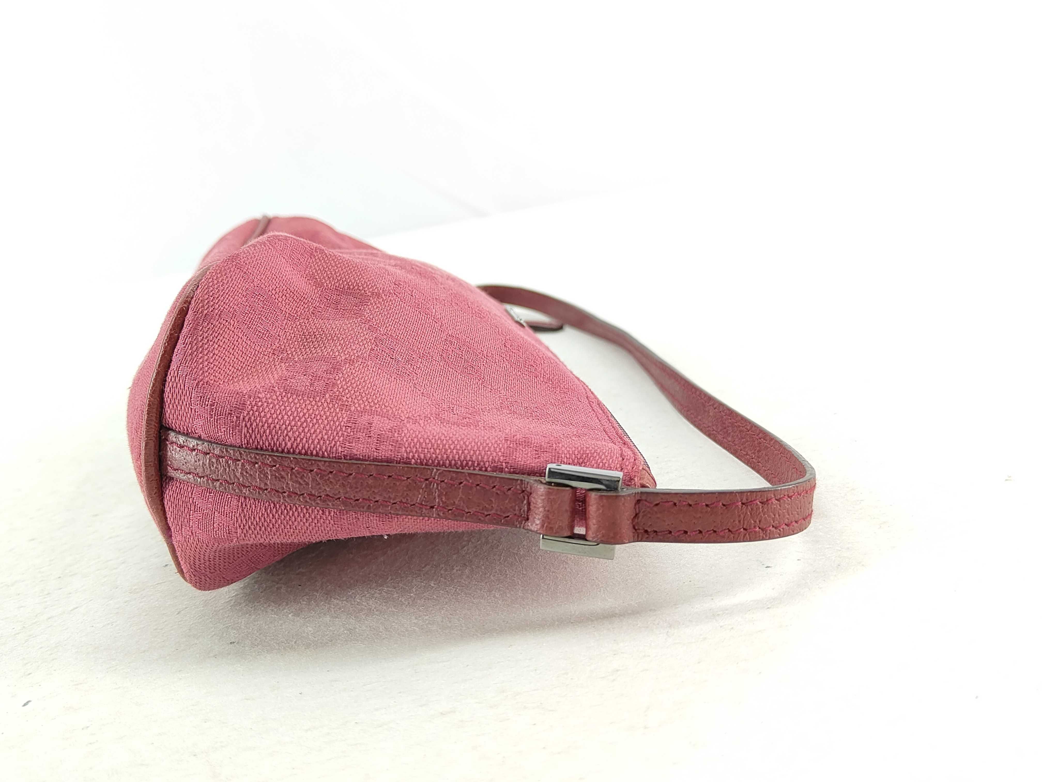 GG Canvas Gucci Handbag Pouch — view 3